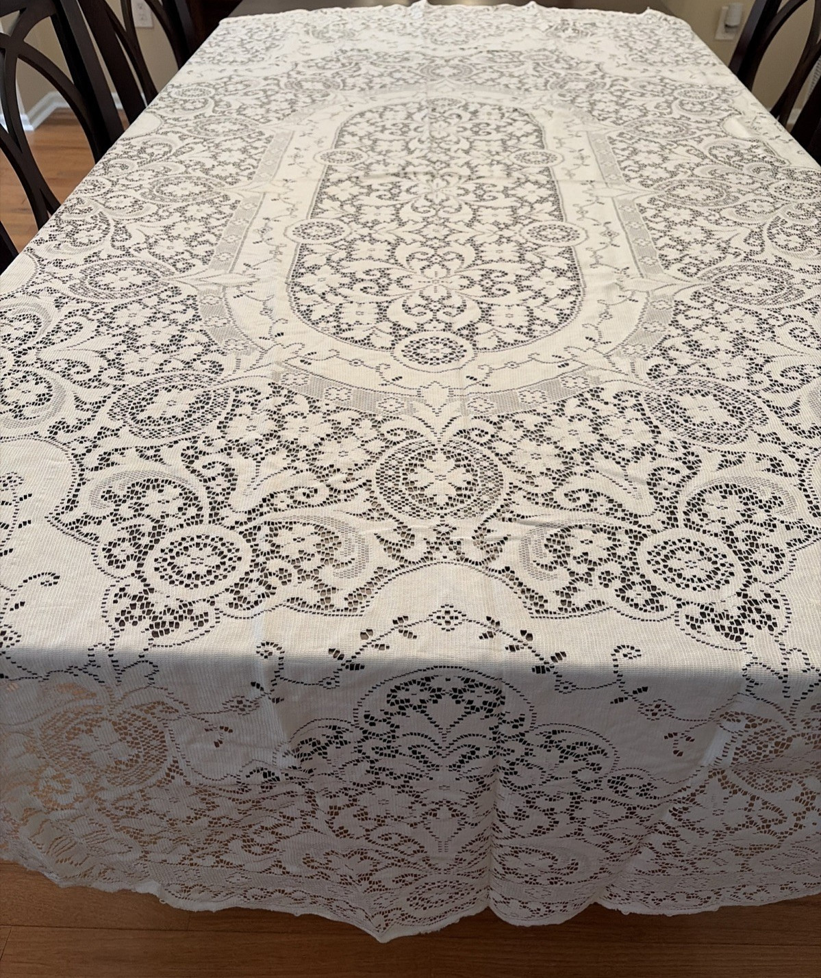 Vintage Quaker Lace Tablecloth #1100 Embassy Ivory Oval 66”x84” Victorian NWOT Vintage Quaker Lace Tablecloth #1100 Embassy Ivory Oval 66”x84” Victorian NWOT