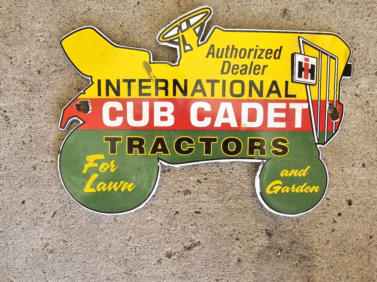 VINTAGE INTERNATIONAL CADET TRACTOR HEAVY DUTY FARM PORCELAIN SIGN 10"X6.5" VINTAGE INTERNATIONAL CADET TRACTOR HEAVY DUTY FARM PORCELAIN SIGN 10"X6.5"