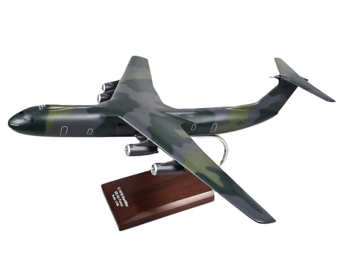 USAF Lockheed C-141B Starlifter Camo Desk Top Display Model 1/100 SC Airplane USAF Lockheed C-141B Starlifter Camo Desk Top Display Model 1/100 SC Airplane