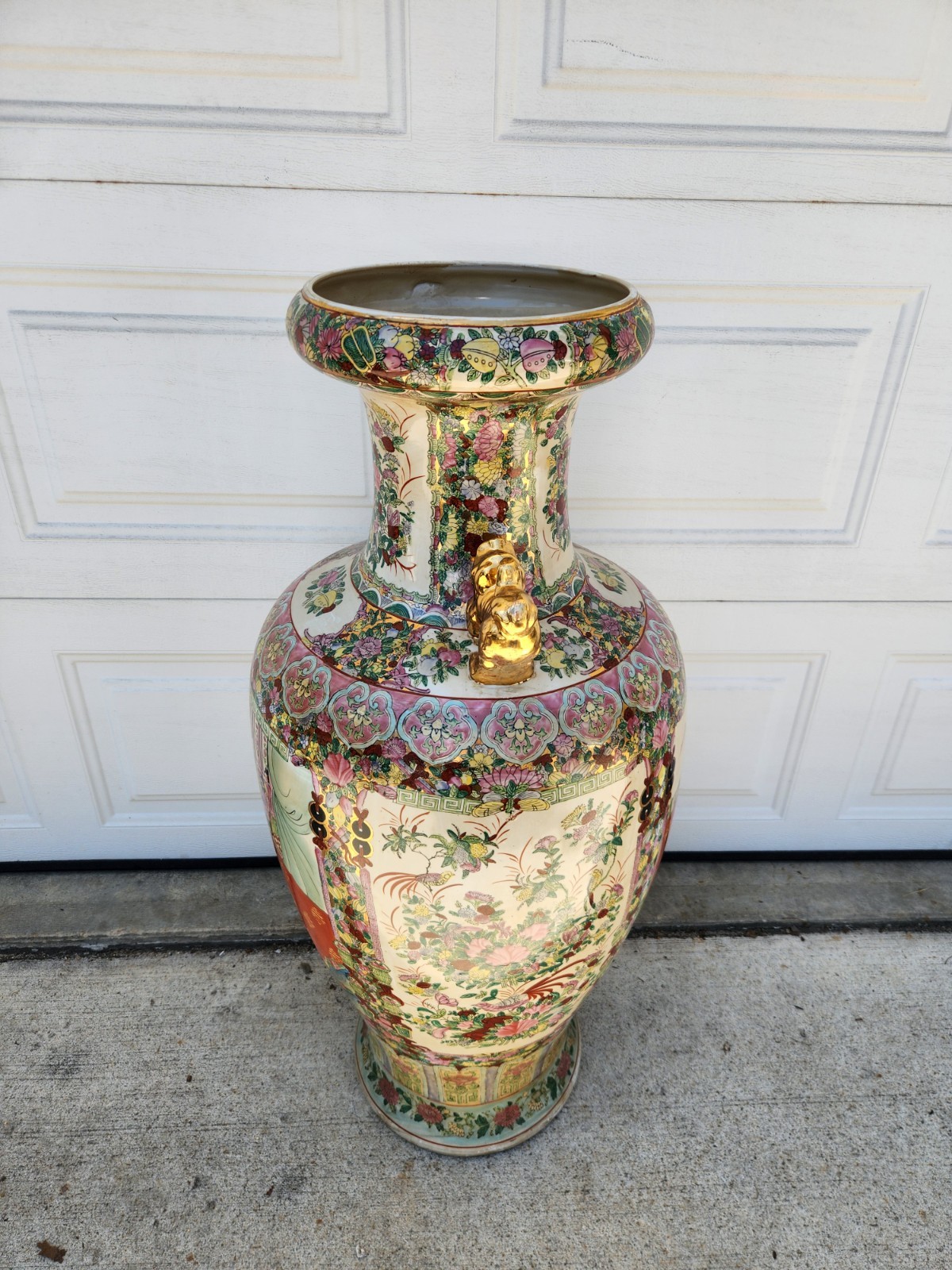 Asian Chinese Oriental Temple Vase Urn Porcelain Ceramic 42" Tall Gold Asian Chinese Oriental Temple Vase Urn Porcelain Ceramic 42" Tall Gold