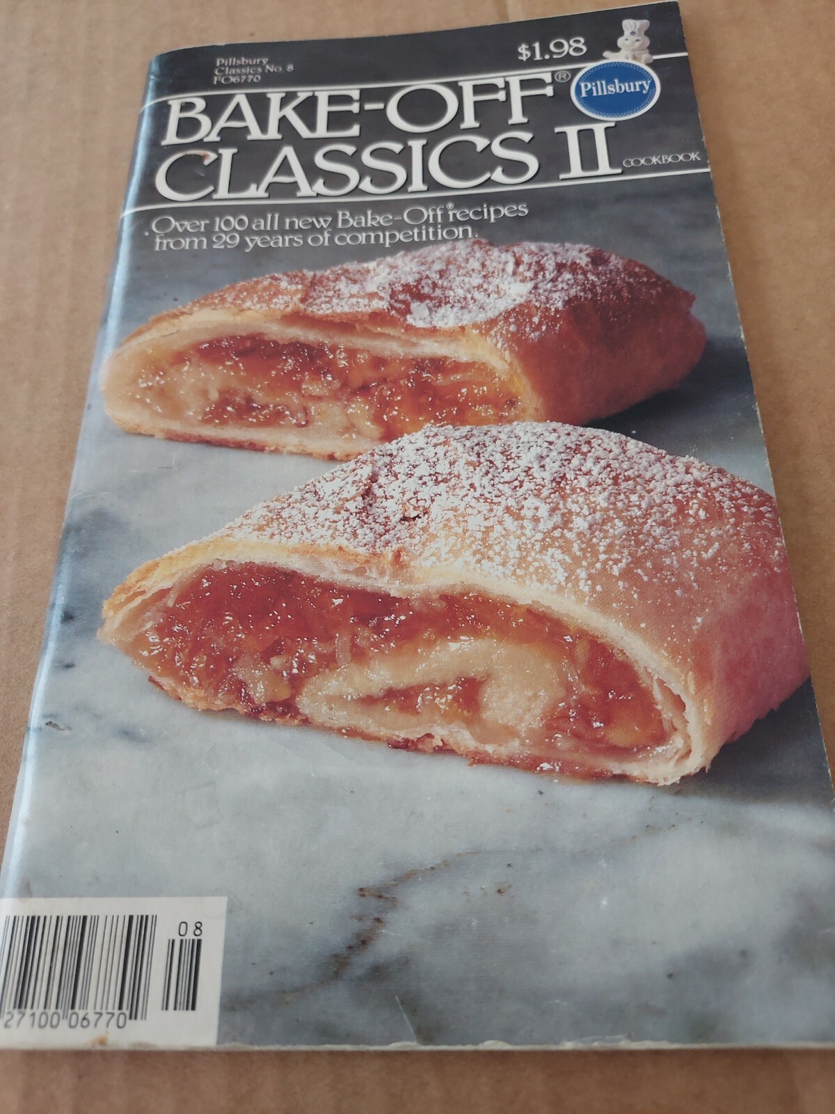 Vintsge Collector's Pillsbury Cookbooks 1981 #08 "BAKE-OFF CLASSICS II"