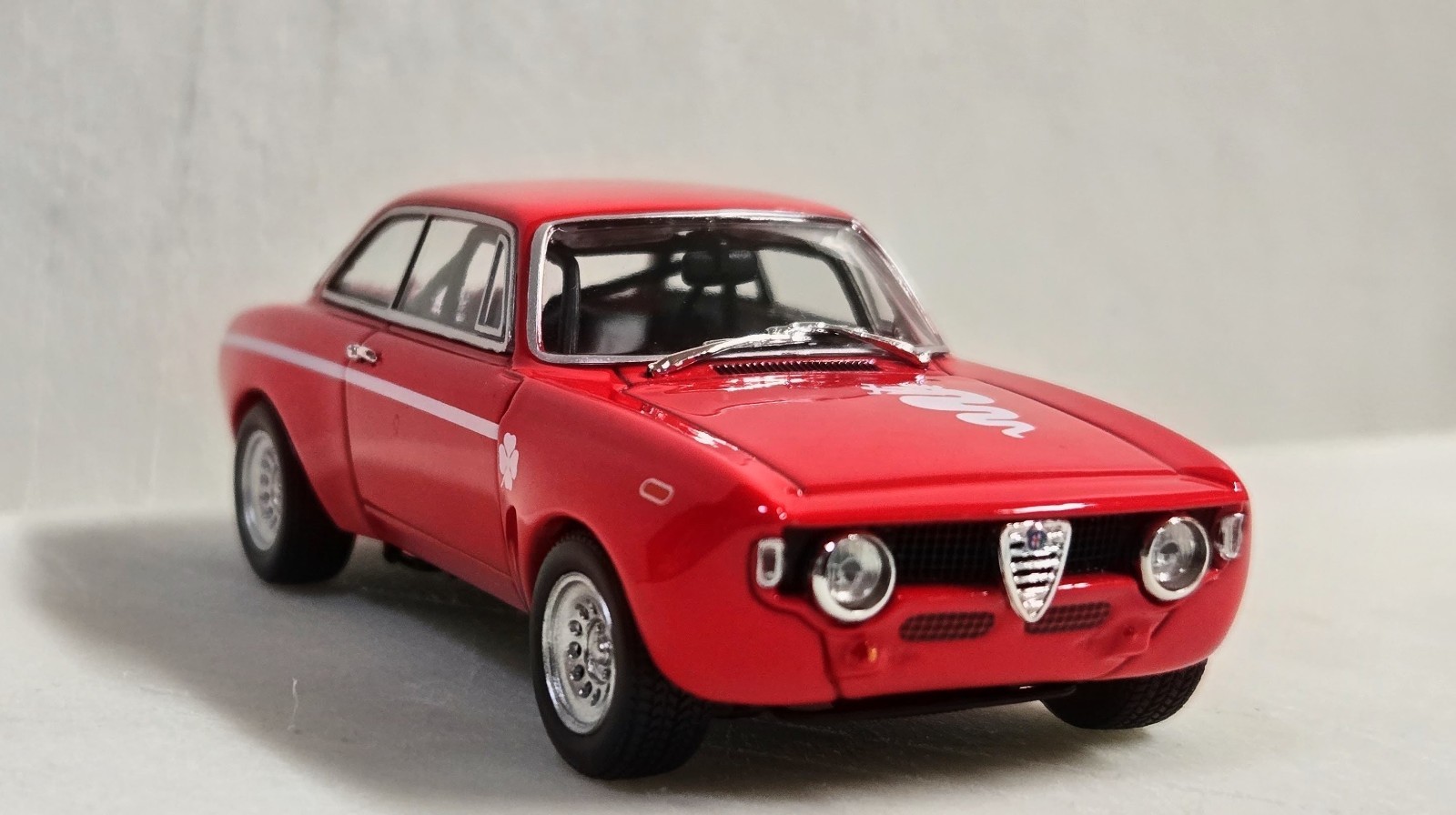 MINICHAMPS 1/43 Alfa Romeo GTA 1300 Junior Red Diecast Model Car MINICHAMPS 1/43 Alfa Romeo GTA 1300 Junior Red Diecast Model Car