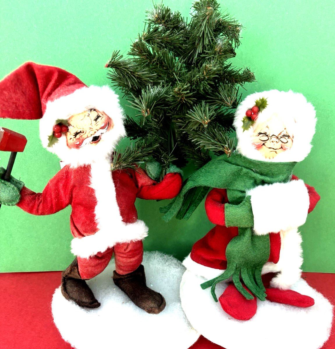 VTG LOT 1992 Annalee 2 Christmas Dolls Santa & Ms Claus 9" Posable w/ Xmas Tree