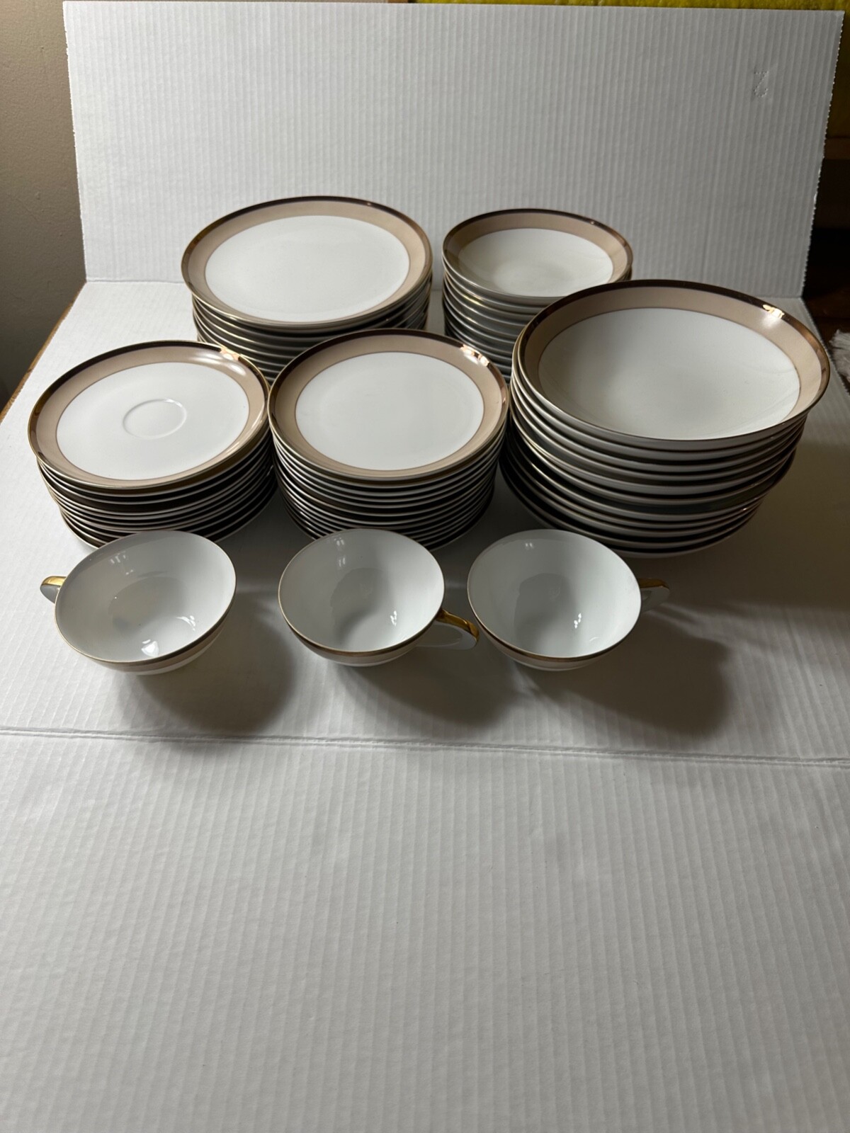 LOT Vintage Sango Trousseau China - Set of 61 LOT Vintage Sango Trousseau China - Set of 61