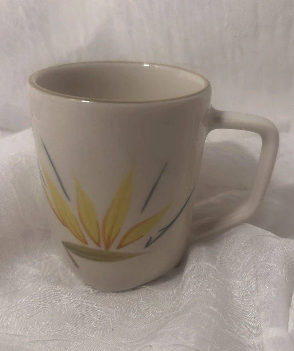 Vtg Winfield Handcrafted  Hand Painted Porcelain Bird Of Paradise Mug Coffee Tea