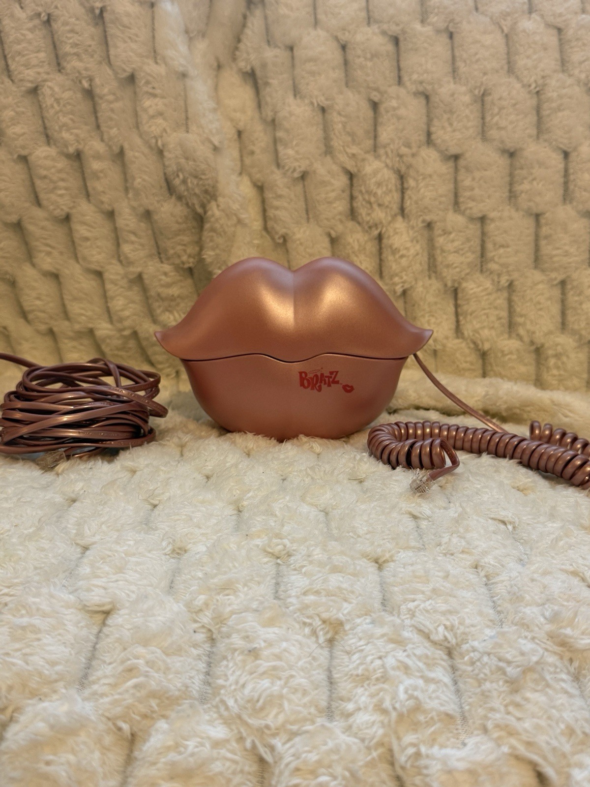VTG Y2K Bratz 2003 Pink Lips Telephone - Complete with Cords and Tested - RARE VTG Y2K Bratz 2003 Pink Lips Telephone - Complete with Cords and Tested - RARE