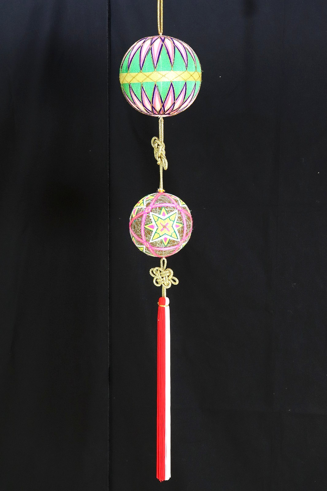 Vintage Japanese Yanagawa Sagemon Temari Ball Hanging Ornament Silk Mobile 113cm Vintage Japanese Yanagawa Sagemon Temari Ball Hanging Ornament Silk Mobile 113cm
