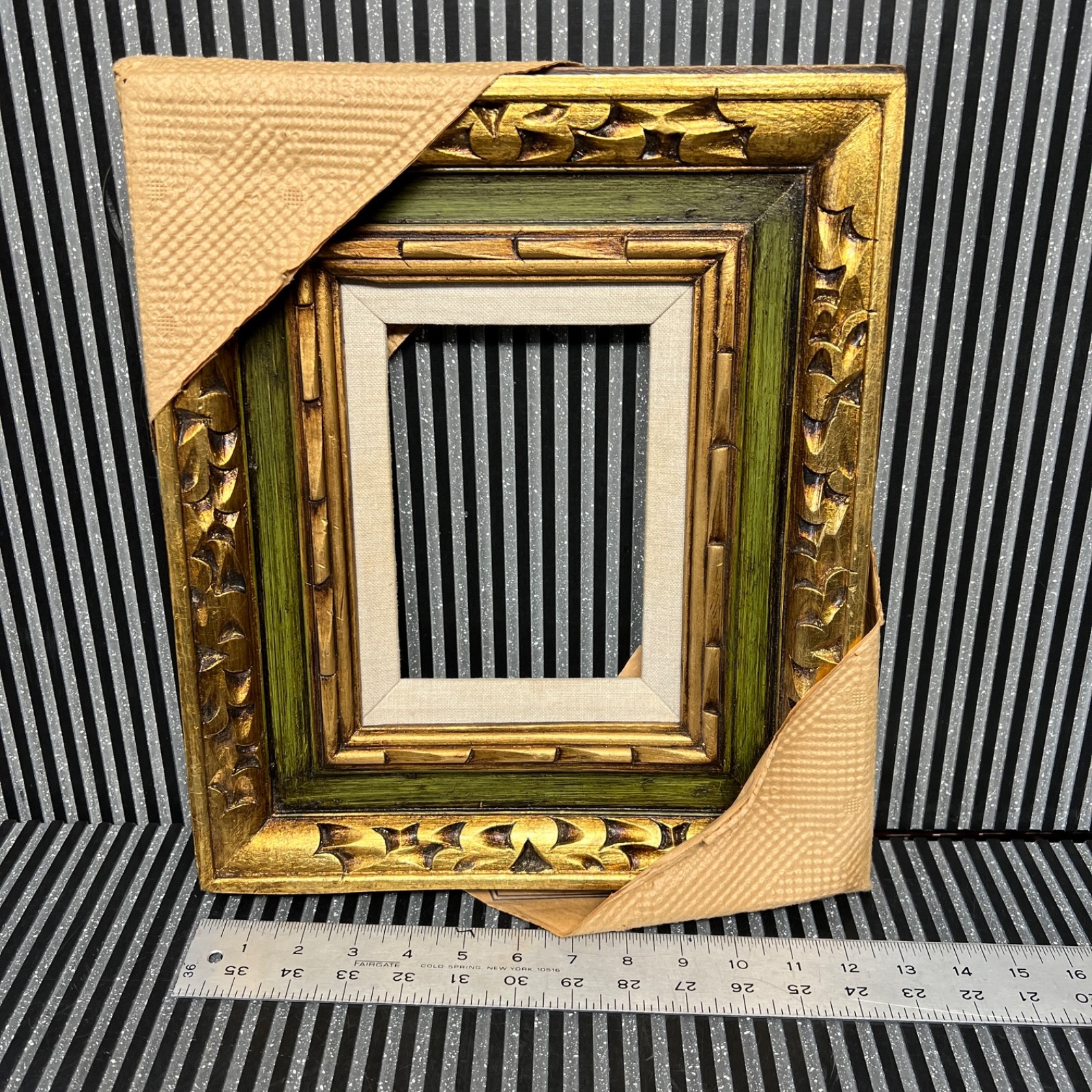 VTG Ornate Wood Picture Frame Gold Gilt & Green. Linen Liner 5x7 Art Mid Century VTG Ornate Wood Picture Frame Gold Gilt & Green. Linen Liner 5x7 Art Mid Century