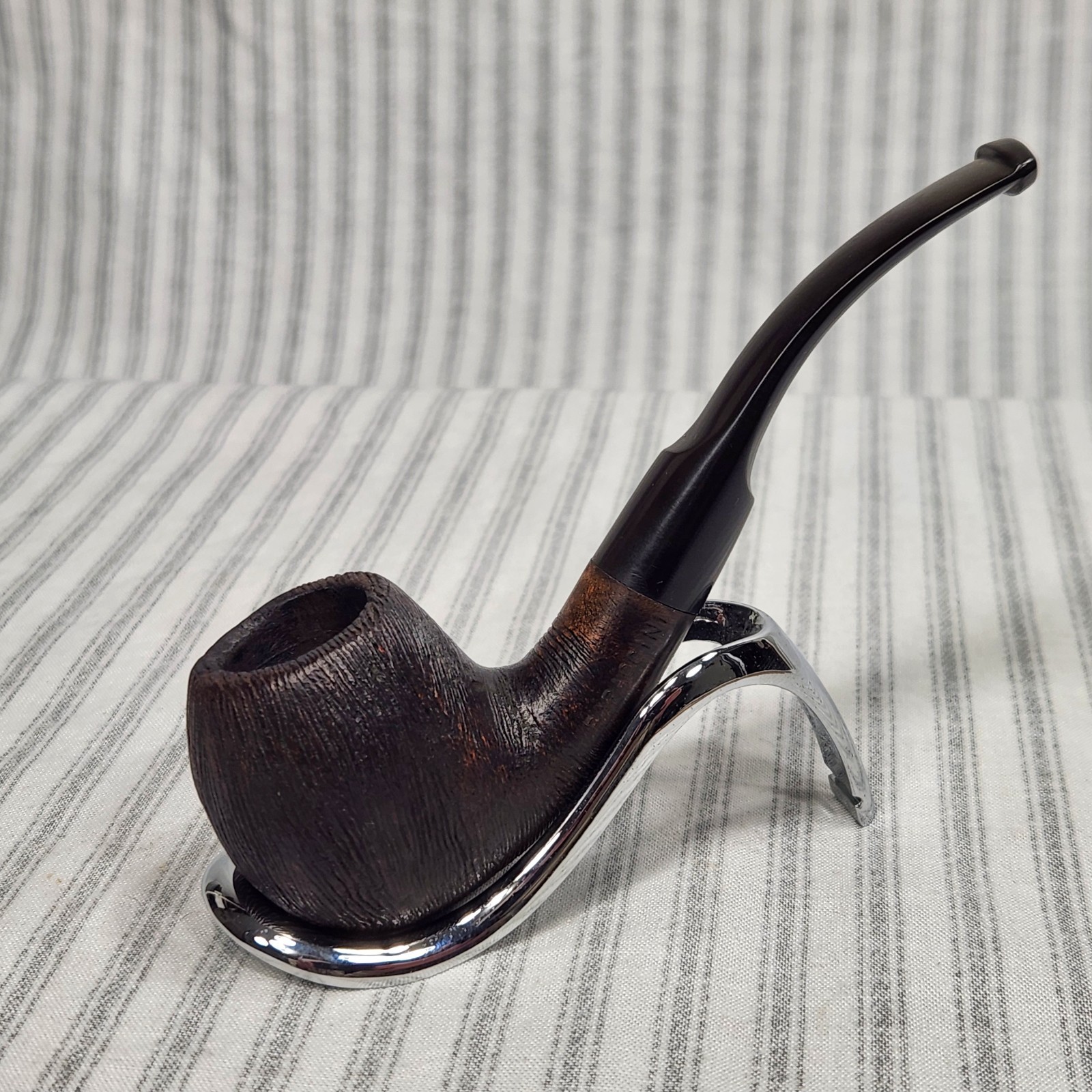 Vtg Estate Pipe (Bent Apple), Briarwood - Baraccini Dark Sandblast (2010s–2020s) Vtg Estate Pipe (Bent Apple), Briarwood - Baraccini Dark Sandblast (2010s–2020s)