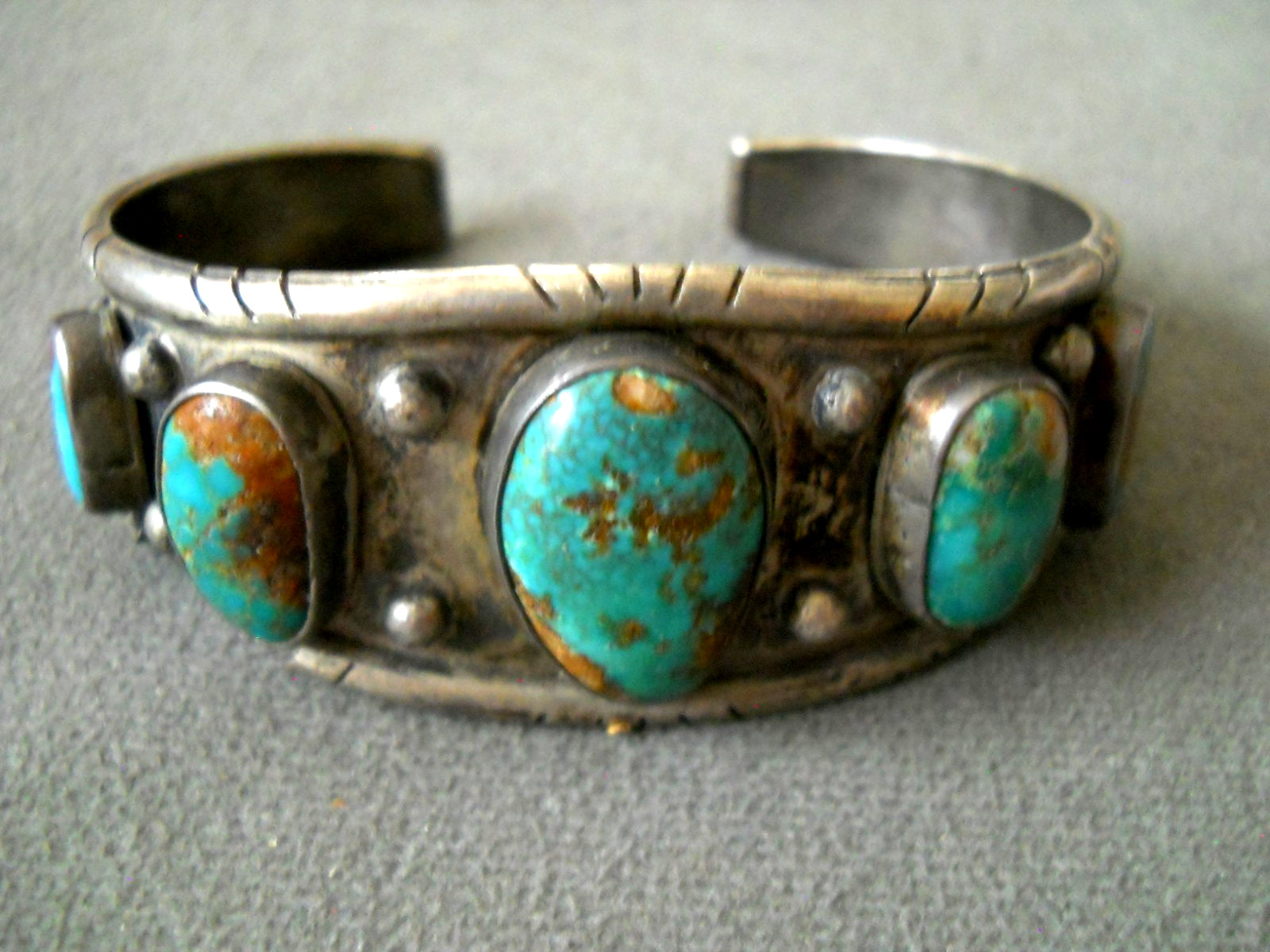 Southwestern Native American Navajo Turquoise Row Sterling Silver Cuff Bracelet Southwestern Native American Navajo Turquoise Row Sterling Silver Cuff Bracelet