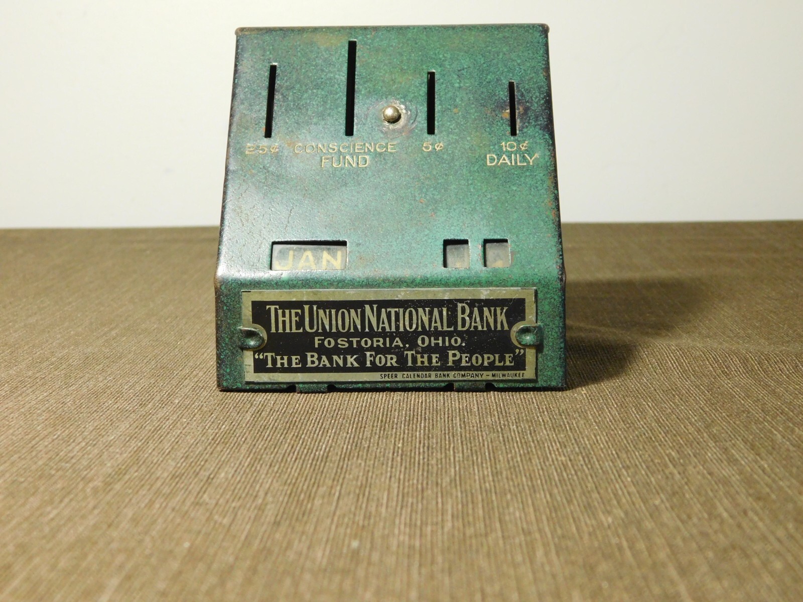 VINTAGE 1920 UNION NATIONAL BANK FOSTORIA OHIO METAL CALENDAR BANK *NO KEY* VINTAGE 1920 UNION NATIONAL BANK FOSTORIA OHIO METAL CALENDAR BANK *NO KEY*