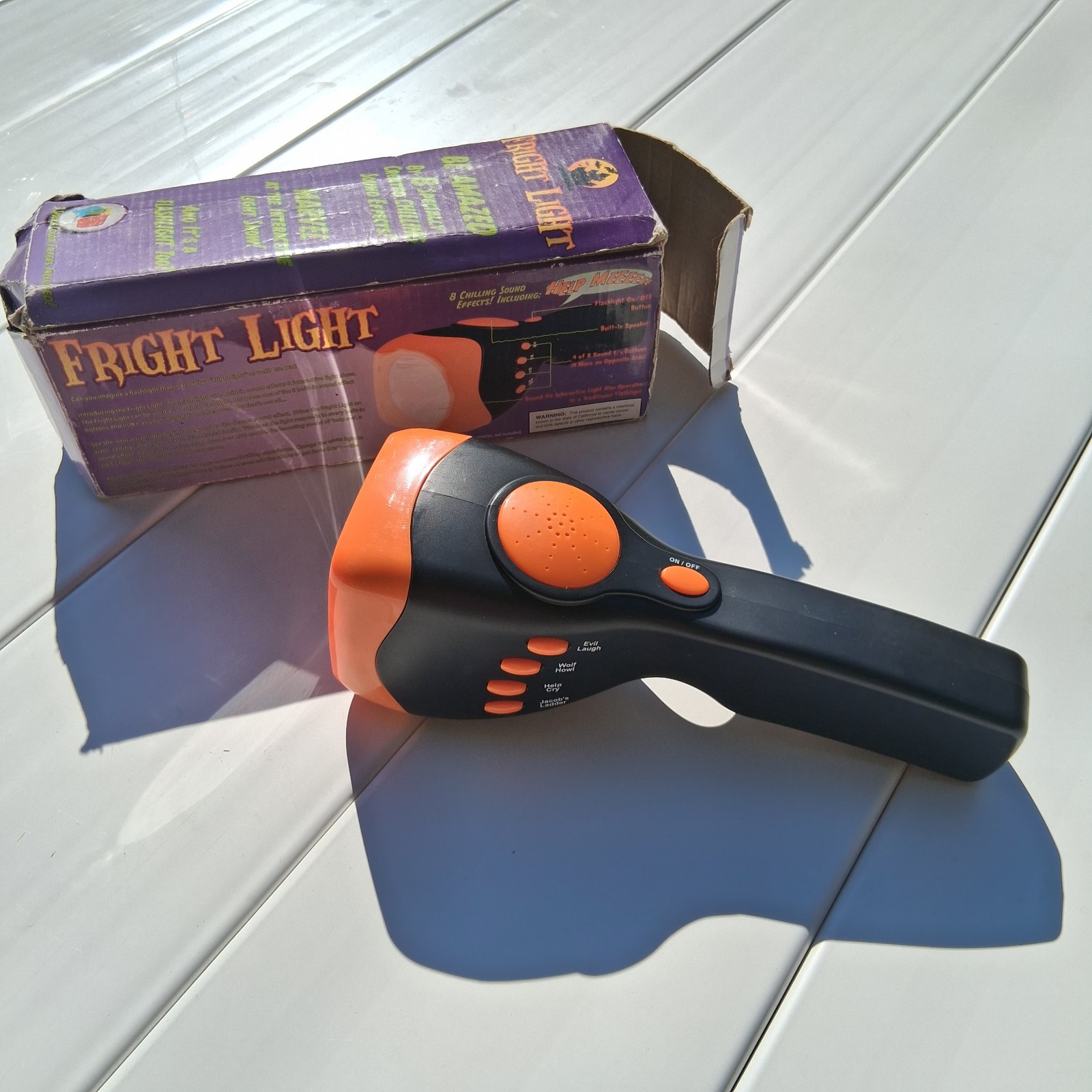 2006 Innovage Fright Light Halloween Flashlight 8 Spooky Sounds Original Box 2006 Innovage Fright Light Halloween Flashlight 8 Spooky Sounds Original Box
