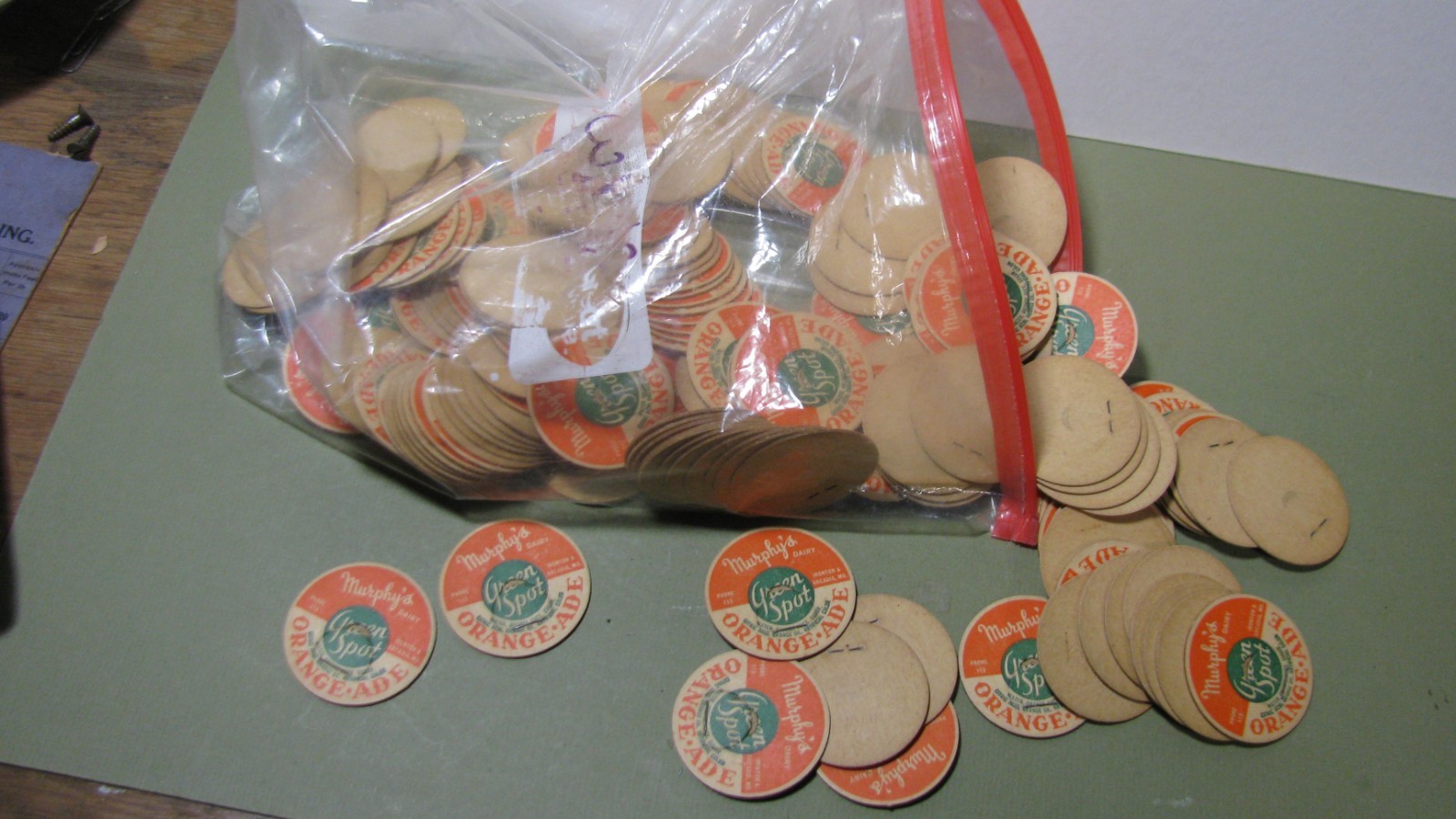 Vintage Murphy Green Spot Orange Ade Caps Lot - 150+ Vintage Murphy Green Spot Orange Ade Caps Lot - 150+