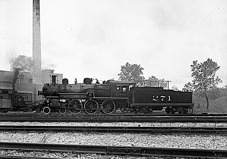 Missouri-Kansas-Texas 4-6-0 Alco Locomotive No. 271 with Tender 5 x 7 Photo
