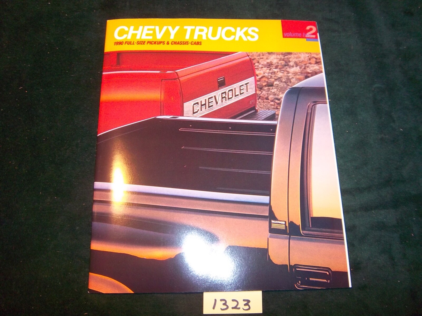 MINT 1990 CHEVROLET CHEVY Trucks Full-Size Pickup Dealer Sales Brochure~#1323 MINT 1990 CHEVROLET CHEVY Trucks Full-Size Pickup Dealer Sales Brochure~#1323