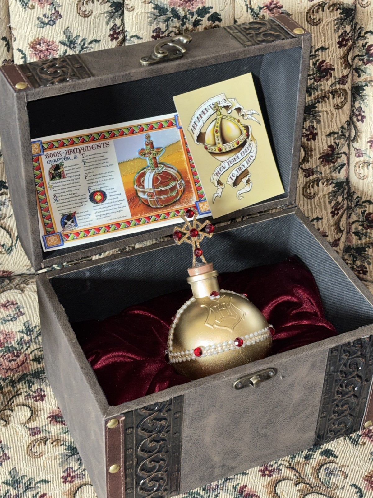 6“X4“ Holy Hand Grenade Replica-white Rabbit Bunny Trunk Box Monty Python Grail