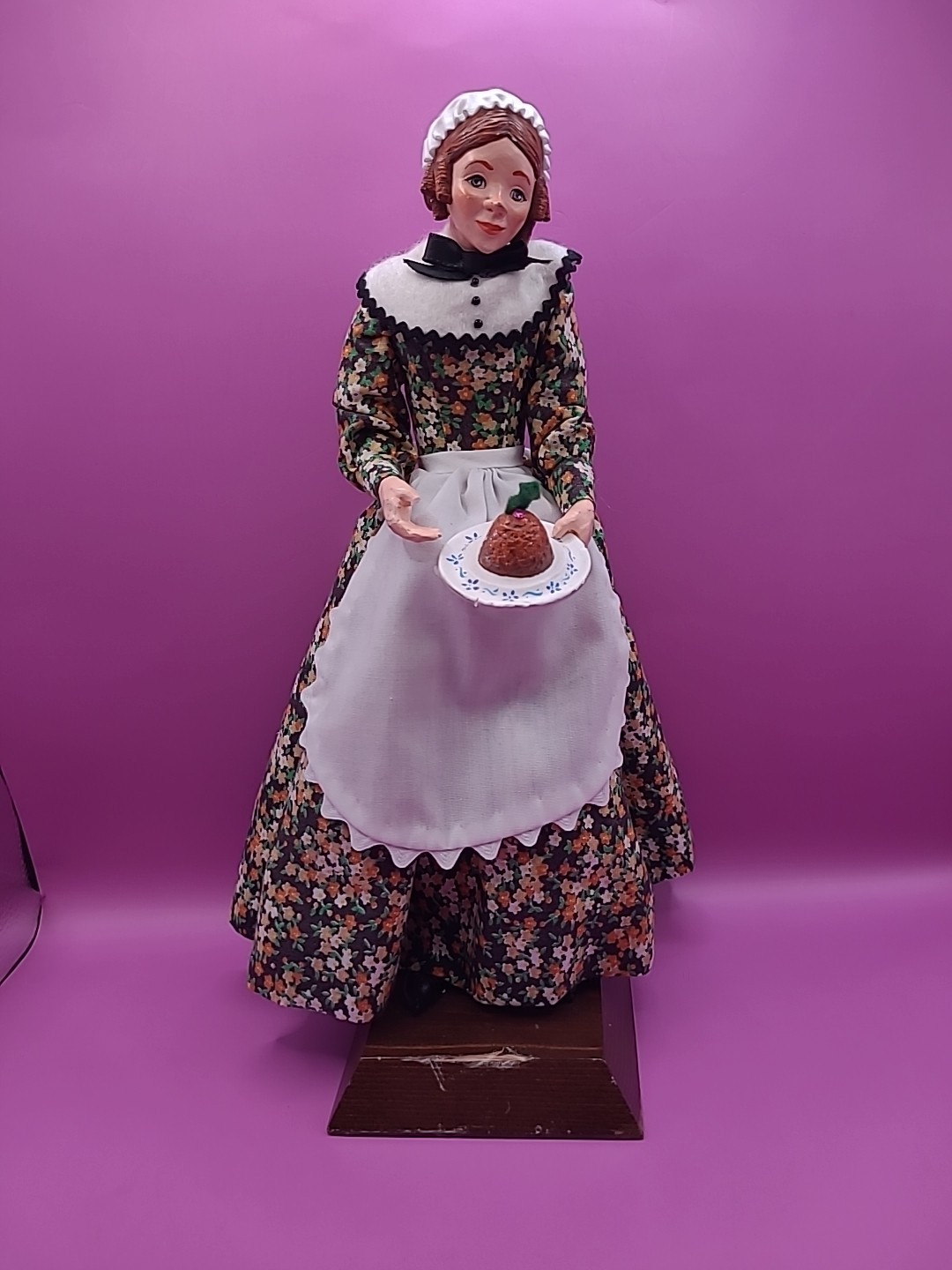 Simpich 12" Handmade A Christmas Carol Character - Mrs. Cratchit W/Pudding RARE Simpich 12" Handmade A Christmas Carol Character - Mrs. Cratchit W/Pudding RARE
