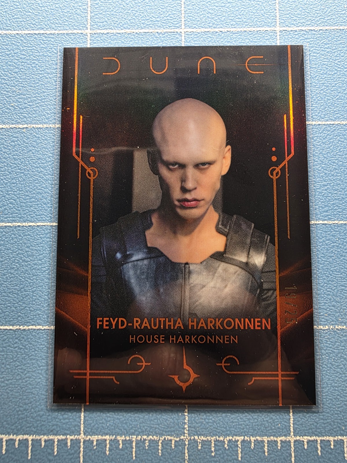 2024 Topps Chrome Dune - 25 Feyd-Rautha Harkonnen - Orange Refractor 19/25 2024 Topps Chrome Dune - 25 Feyd-Rautha Harkonnen - Orange Refractor 19/25