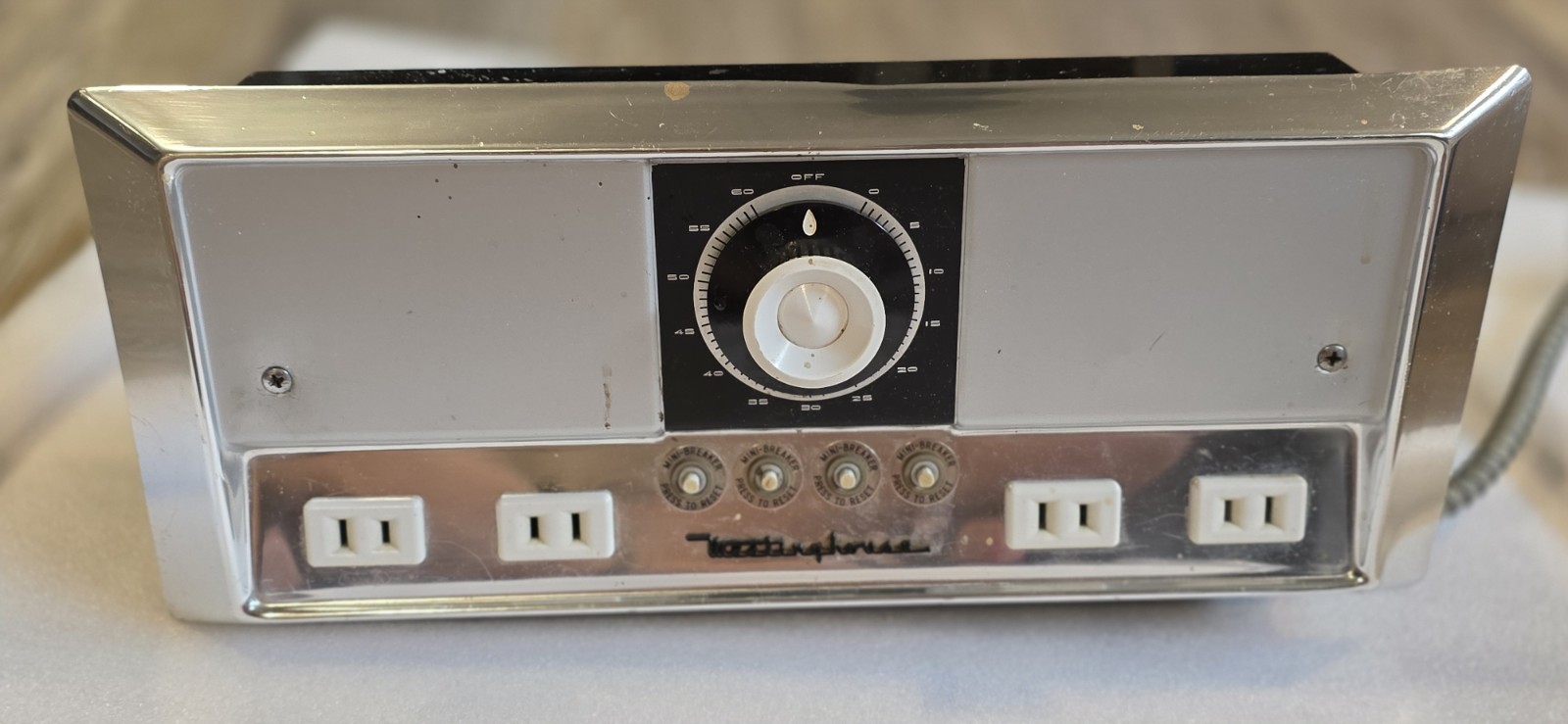 Westinghouse Special Appliance Center 4-Outlet Mid-Century Kitchen Subpanel Westinghouse Special Appliance Center 4-Outlet Mid-Century Kitchen Subpanel