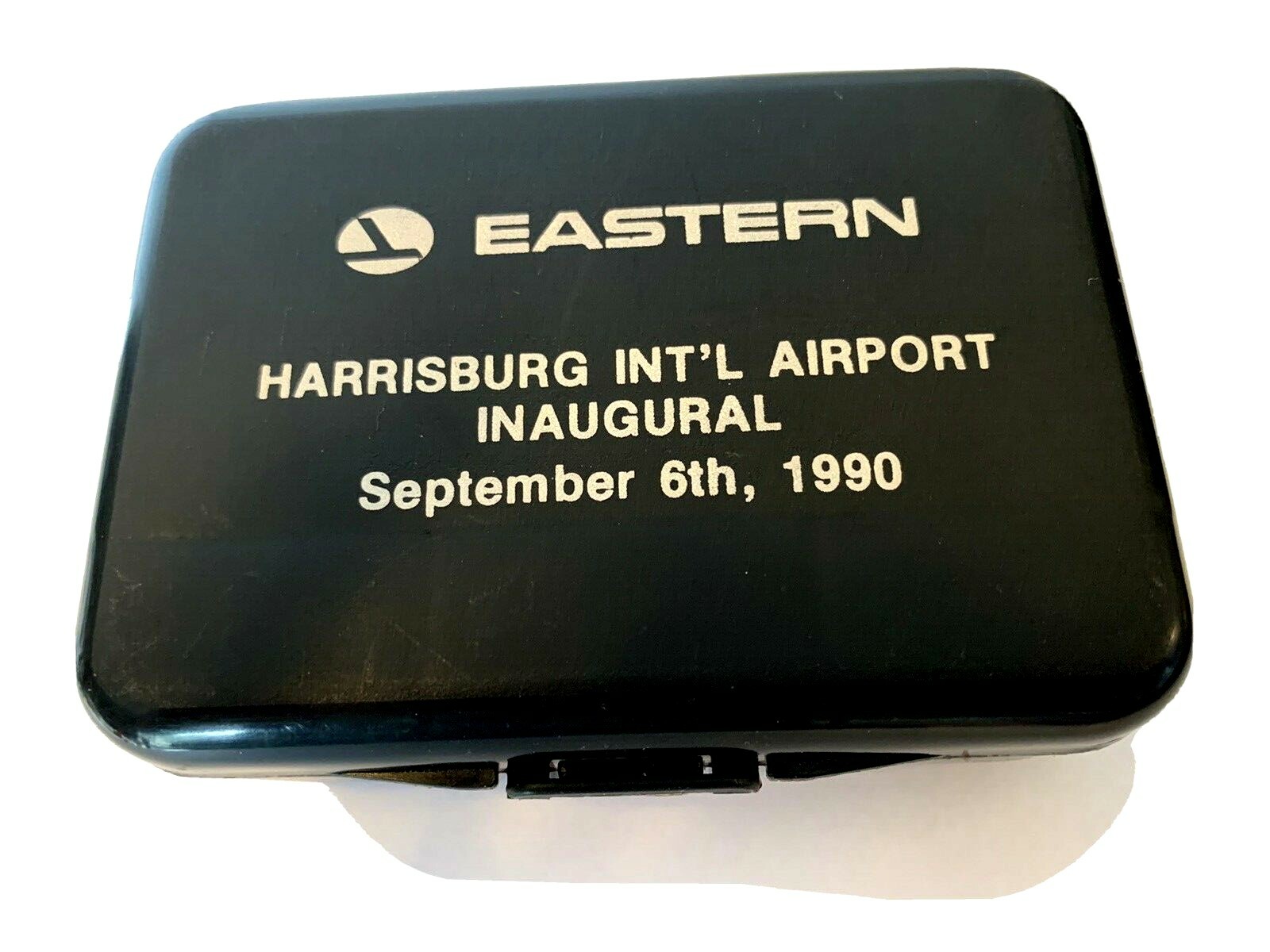 VINTAGE EASTERN AIR LINES INAUGURAL SERVICE OFFICE GIFT SET (1990 HARRISBURG) VINTAGE EASTERN AIR LINES INAUGURAL SERVICE OFFICE GIFT SET (1990 HARRISBURG)