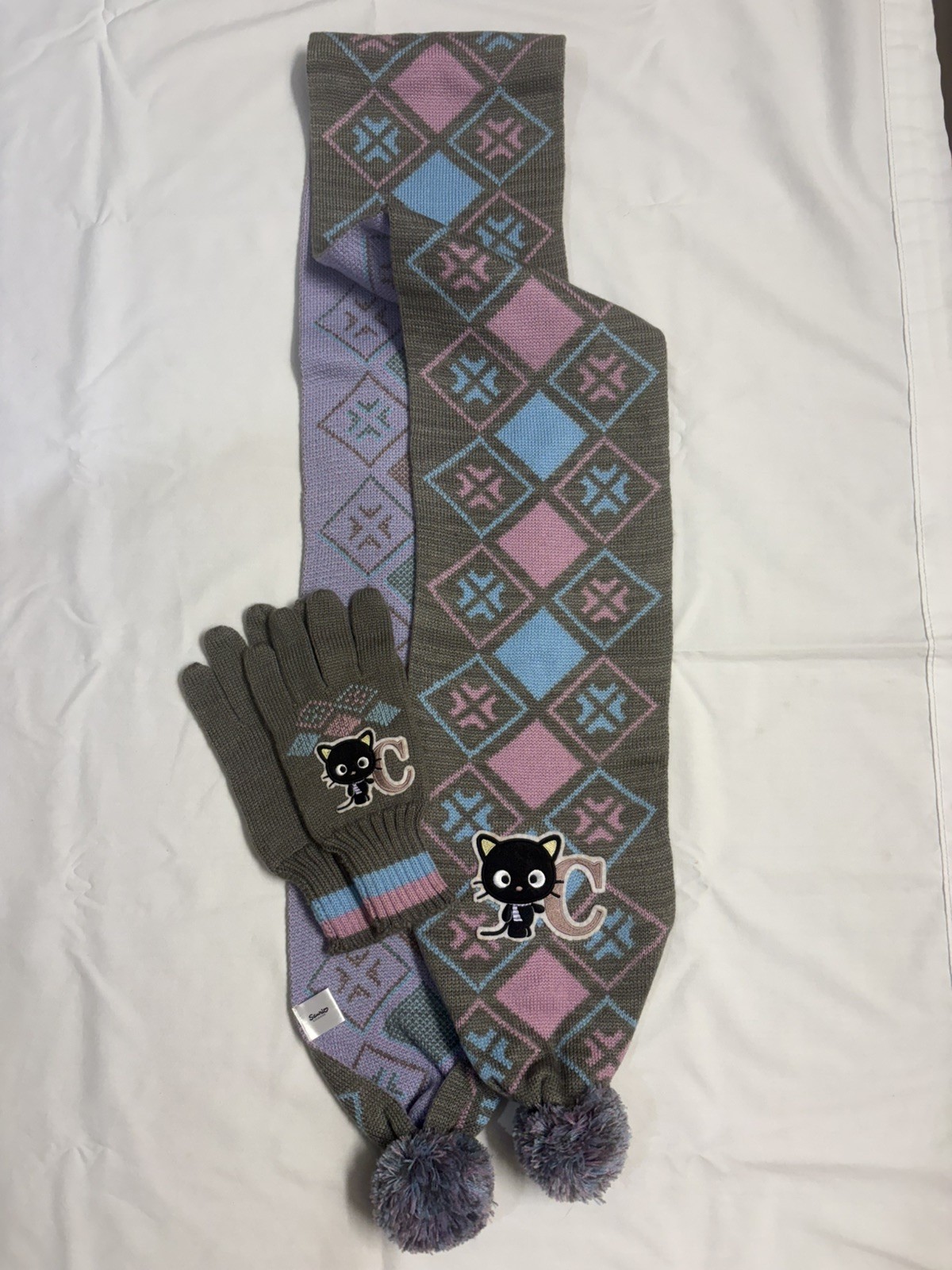 RARE 2006 CHOCOCAT Sanrio Smiles Pastel Scarf/Gloves Set (BEAUTIFUL Condition) RARE 2006 CHOCOCAT Sanrio Smiles Pastel Scarf/Gloves Set (BEAUTIFUL Condition)