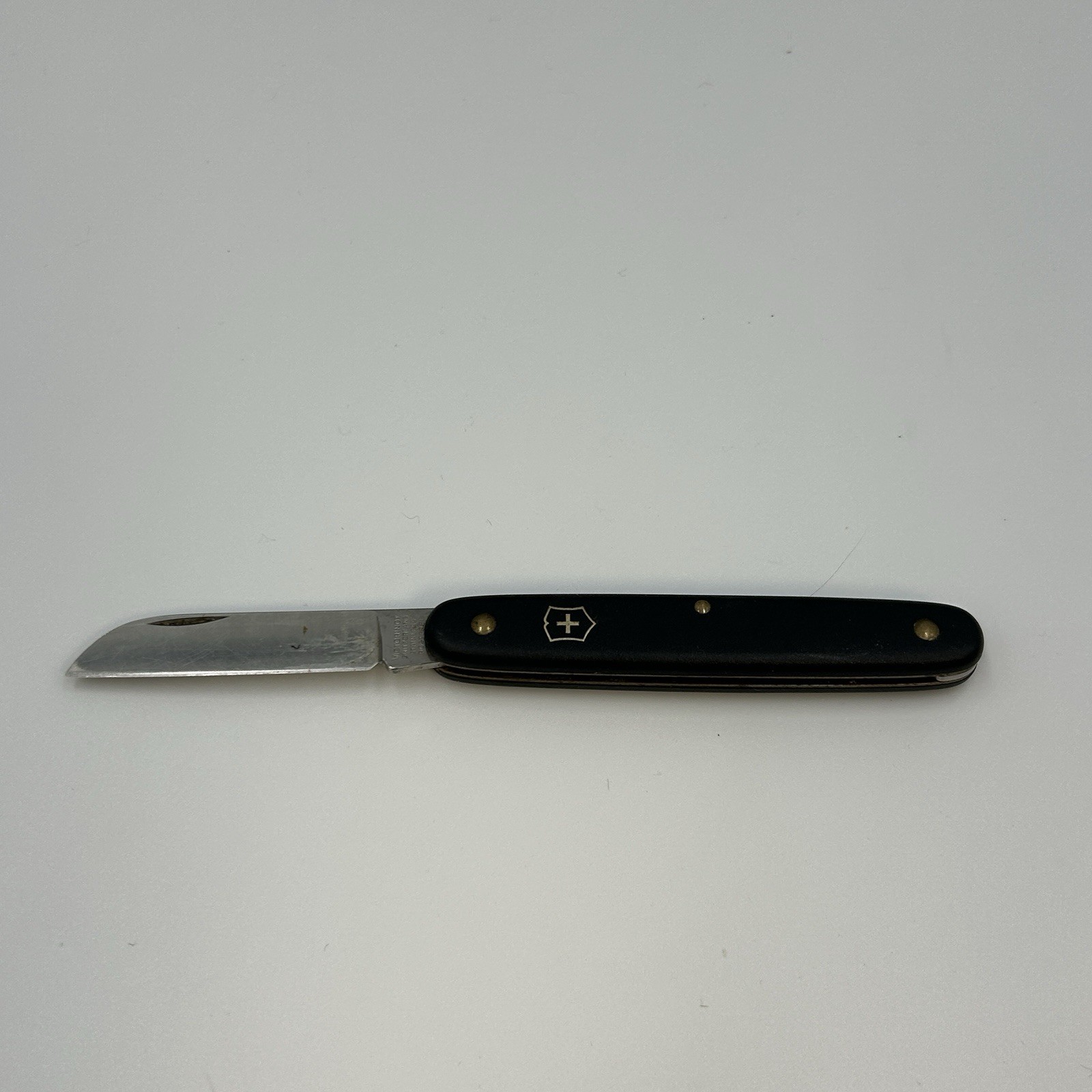 Victorinox Genuine Swiss Folding Pocket Knife Day Packer 2.5" Blade Prepper Victorinox Genuine Swiss Folding Pocket Knife Day Packer 2.5" Blade Prepper