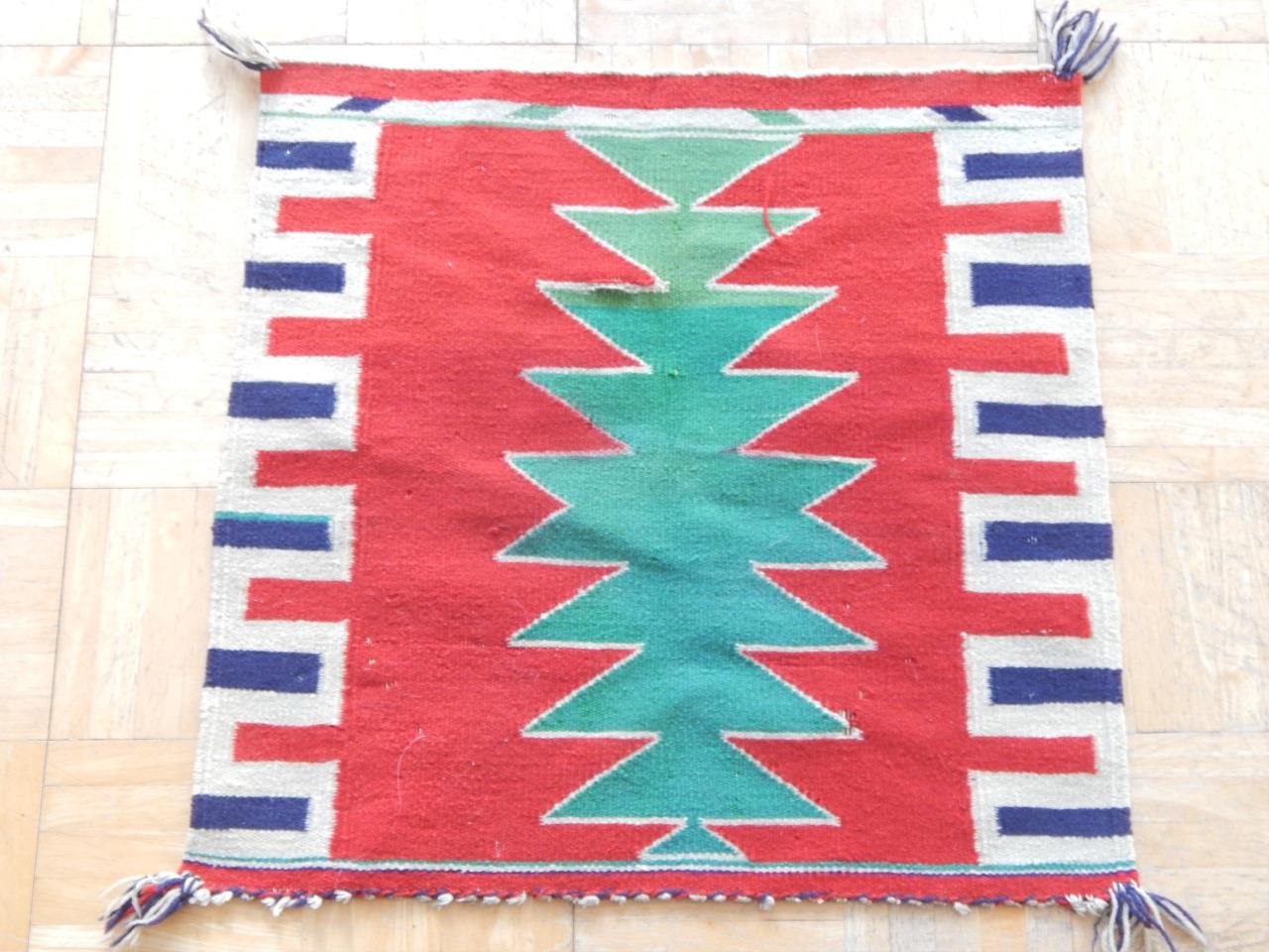 ANTIQUE VIBRANT 1890-1915 GERMANTOWN NAVAJO SAMPLER SIZED RUG WEAVING W/ TASSELS ANTIQUE VIBRANT 1890-1915 GERMANTOWN NAVAJO SAMPLER SIZED RUG WEAVING W/ TASSELS