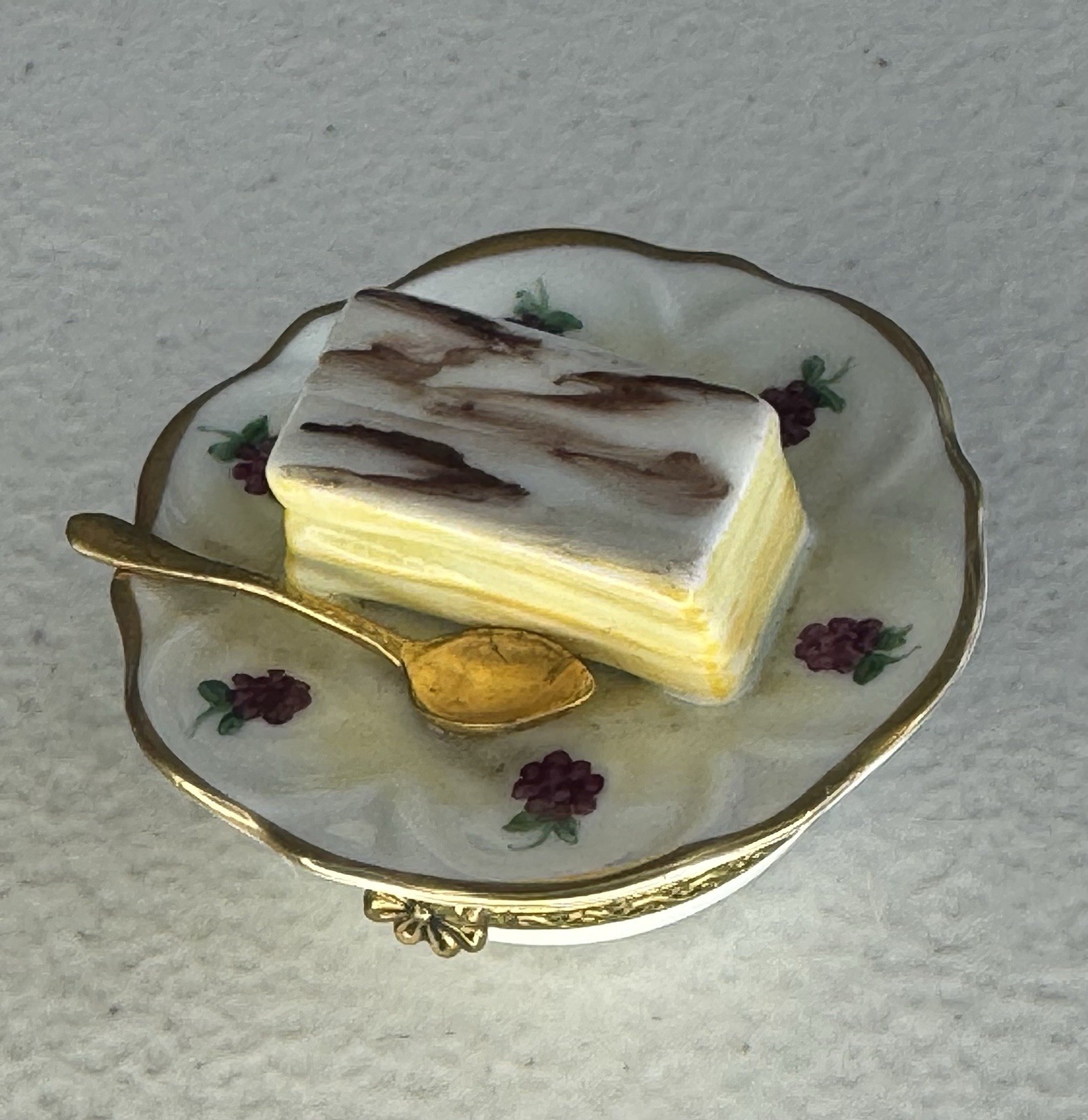 Limoges France Pierre Mille-Feuille Napoleon Pastry Porcelain Trinket Box Plate Limoges France Pierre Mille-Feuille Napoleon Pastry Porcelain Trinket Box Plate