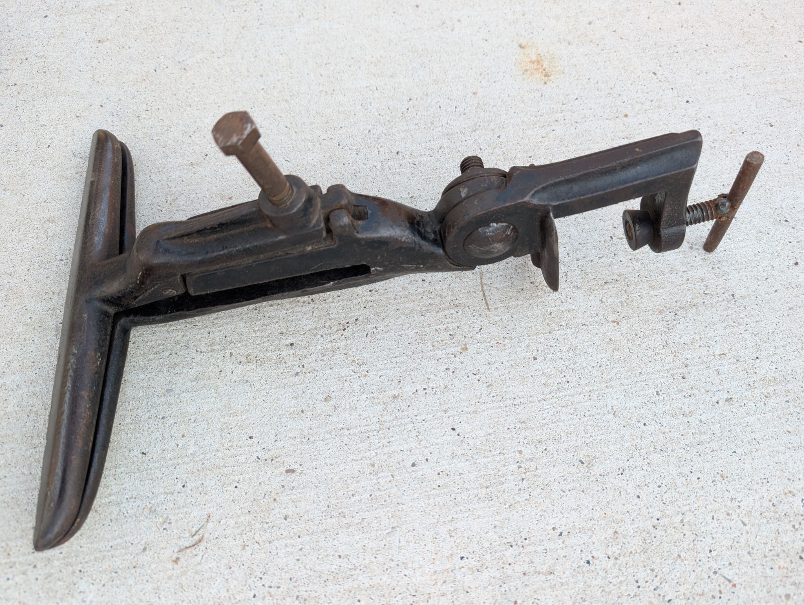 WI Barn Antique Cast Iron EC Sterns? 9.5" Saw Blade Filing Vice Clamp Sharpen F WI Barn Antique Cast Iron EC Sterns? 9.5" Saw Blade Filing Vice Clamp Sharpen F