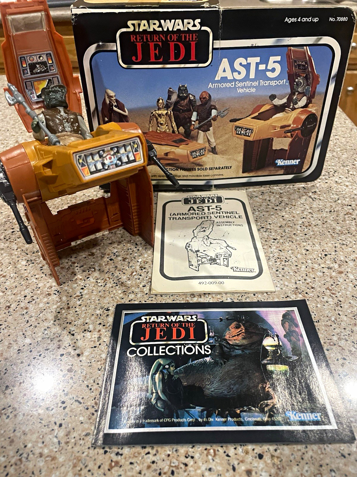 Kenner Star Wars Return of the Jedi AST-5 Vehicle w/ Box Paperwork and Klaatu Kenner Star Wars Return of the Jedi AST-5 Vehicle w/ Box Paperwork and Klaatu