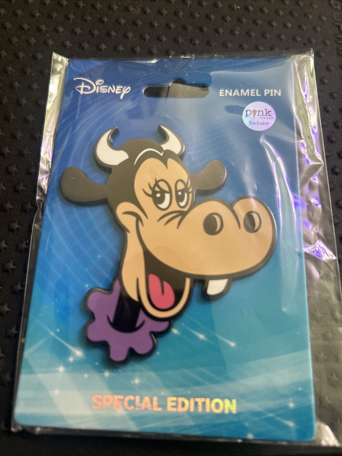 Disney Special Edition Enamel Pin - Clarabelle LE 400 Disney Special Edition Enamel Pin - Clarabelle LE 400