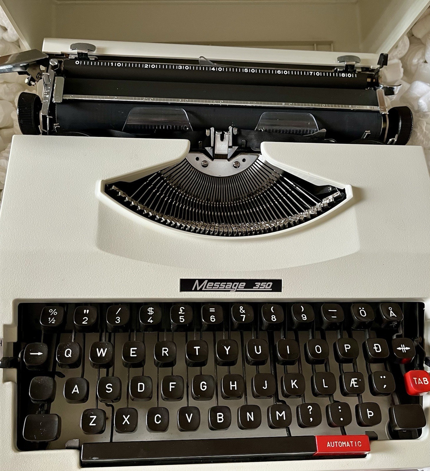Message 350, Portable “Modern” Typewriter, Extremely Rare Icelandic & Rune Keys Message 350, Portable “Modern” Typewriter, Extremely Rare Icelandic & Rune Keys