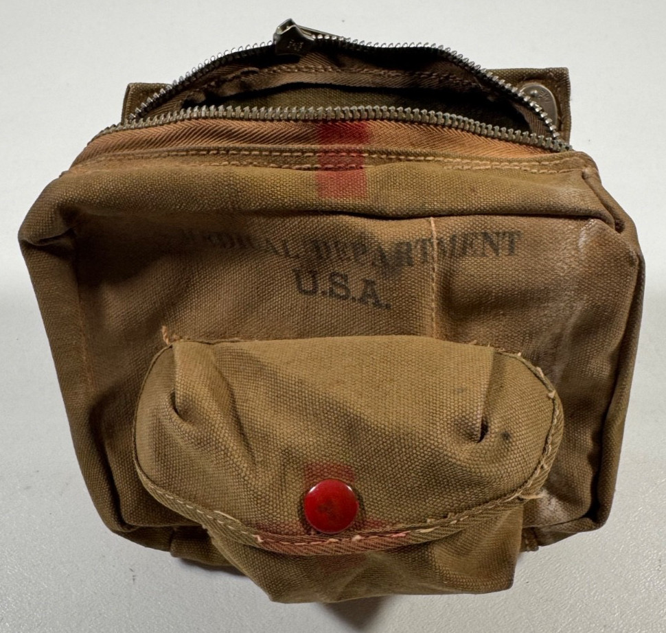WWII USAAF Army Air Force Aeronautical First Aid Kit Pouch WWII USAAF Army Air Force Aeronautical First Aid Kit Pouch