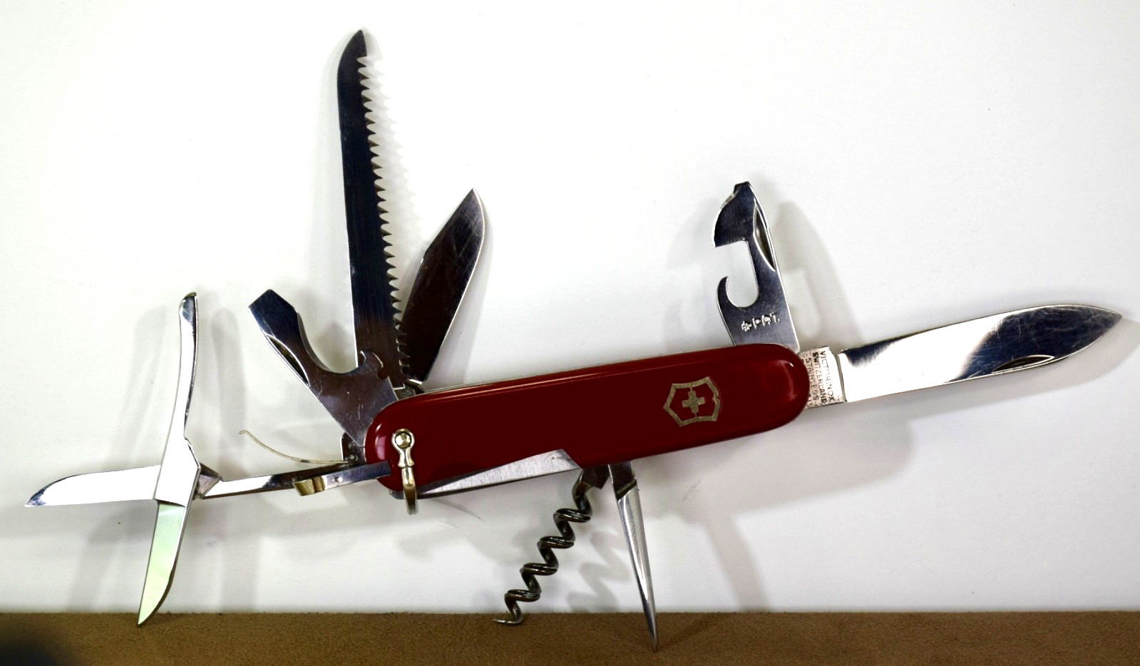 1950's Vintage VICTORINOX VICTORIA OFFICIER SUISSE Swiss Army Huntsman Knife 1950's Vintage VICTORINOX VICTORIA OFFICIER SUISSE Swiss Army Huntsman Knife