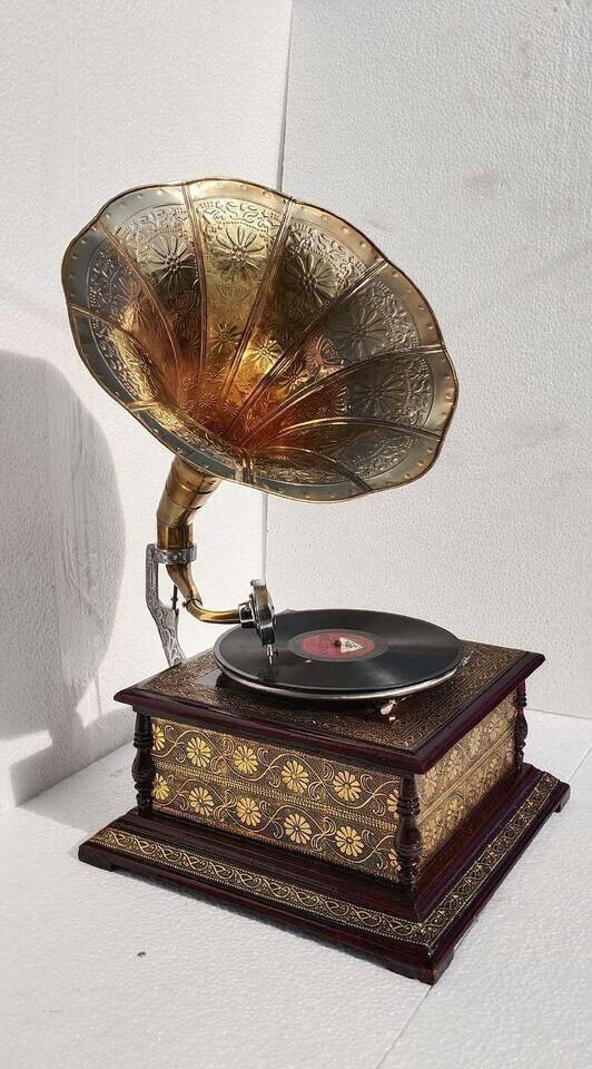 Working Gramophone Antique Windup Player Playing Phonograph Audio Vinyl Recorder