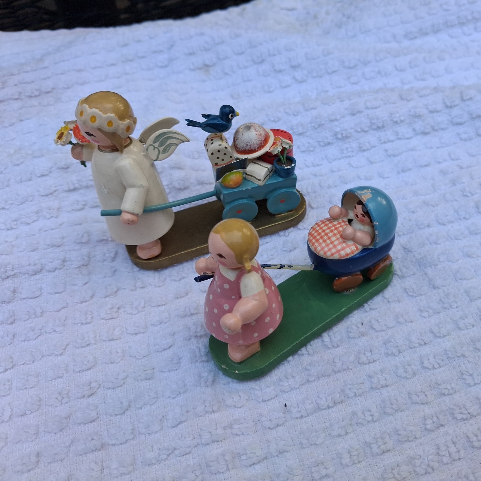 2 Erzgebirge Wendt & Kuhn Kühn Girl Angel Pulling Wagon& Girl Pulling Baby 2 Erzgebirge Wendt & Kuhn Kühn Girl Angel Pulling Wagon& Girl Pulling Baby