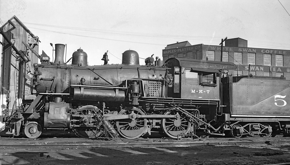 Missouri-Kansas-Texas 2-6-0 Locomotive No. 528 with Tender 5 x 7 Photo