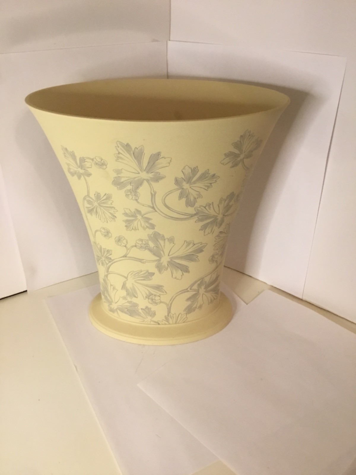 Vintage Wedgwood Matte Yellow Oval Ceramic Spray Vase w Silver Leaf England 10" Vintage Wedgwood Matte Yellow Oval Ceramic Spray Vase w Silver Leaf England 10"