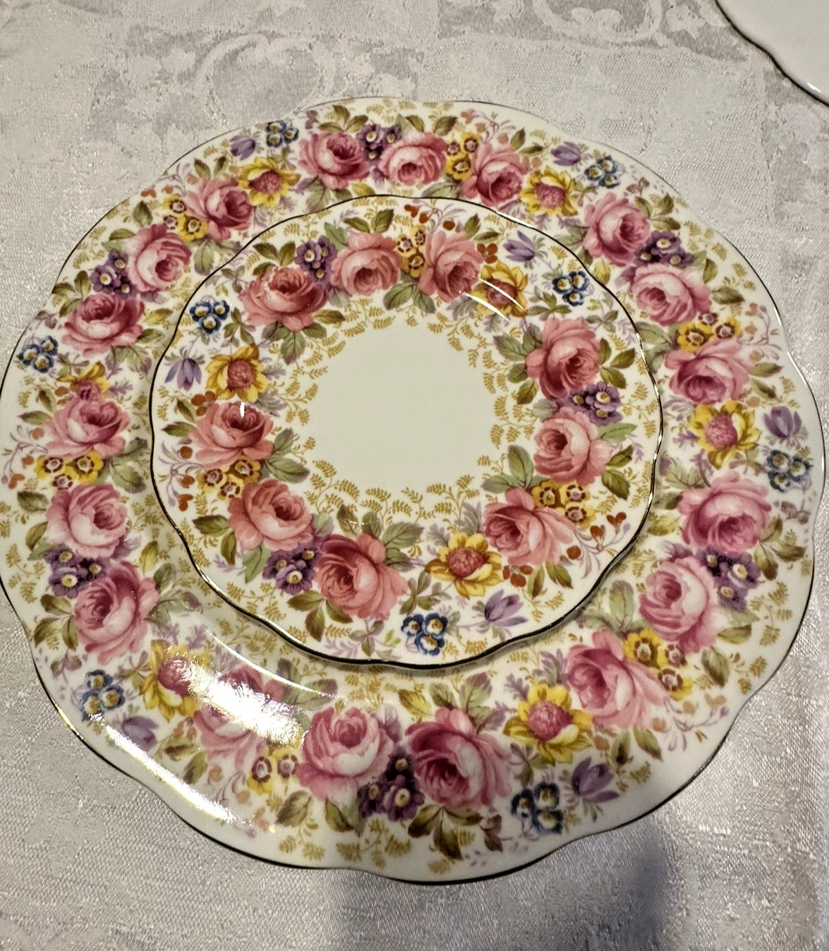 Royal Albert Serena Dinner and Bread Plates - Set of 4; Total 8 pieces - Pretty Royal Albert Serena Dinner and Bread Plates - Set of 4; Total 8 pieces - Pretty