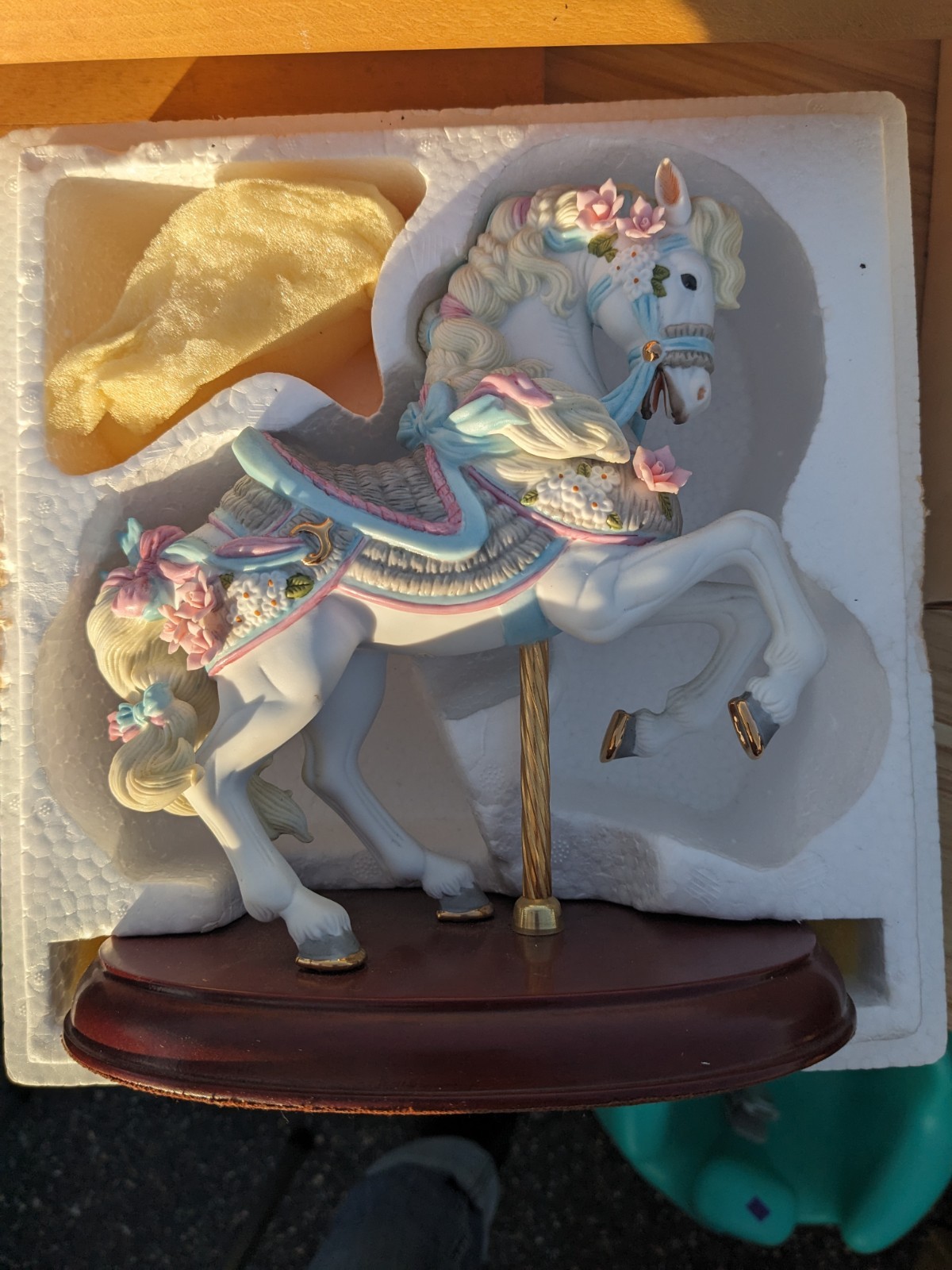 Vintage 1987 Lennox Carousel Horse Figurine- Ribbons and Bows - w/ COA in Box Vintage 1987 Lennox Carousel Horse Figurine- Ribbons and Bows - w/ COA in Box