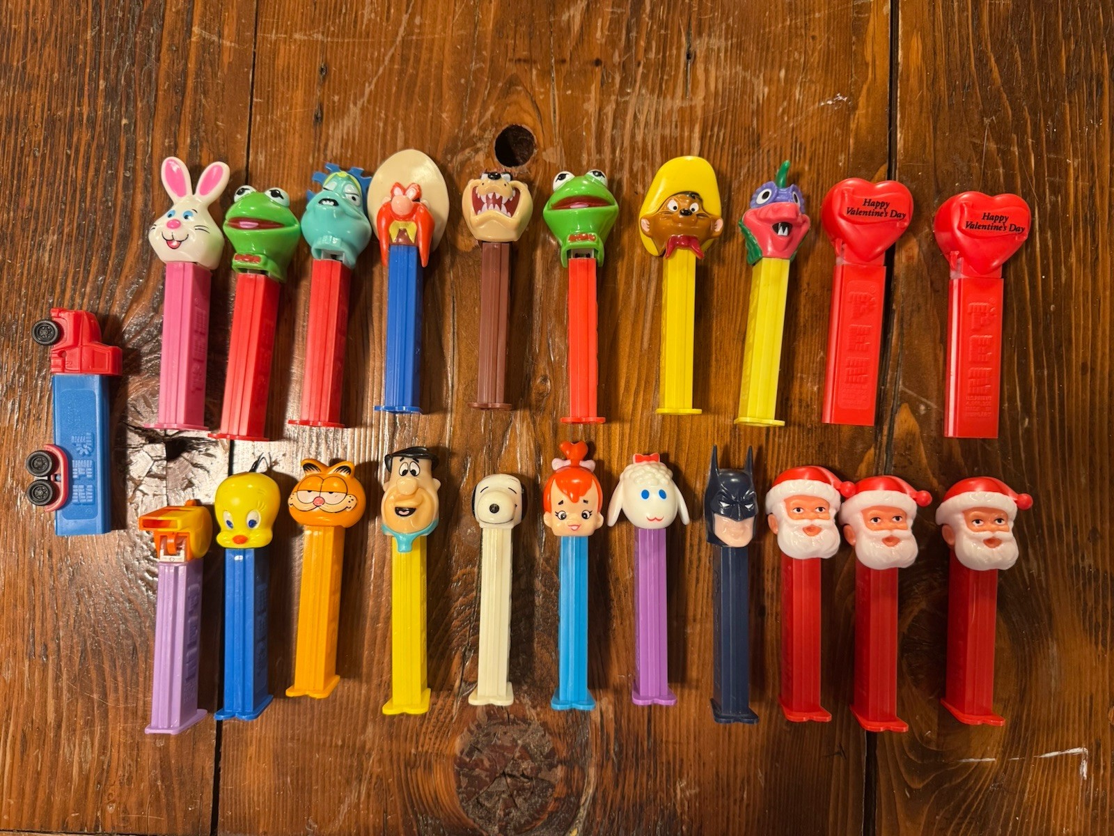 Lot of 19 Vintage PEZ Dispensers Batman Flintstones Kermit Snoopy Looney Tunes Lot of 19 Vintage PEZ Dispensers Batman Flintstones Kermit Snoopy Looney Tunes