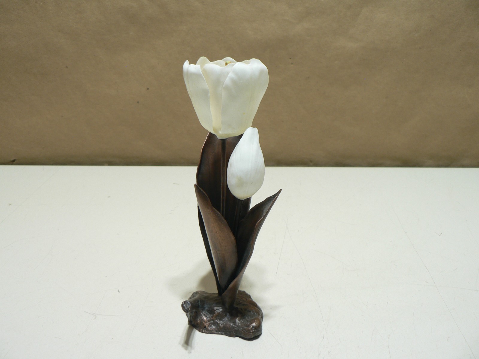 Boehm Porcelain White Tulips on Bronze Sculpture Limited Issue #60107 6" + Tall Boehm Porcelain White Tulips on Bronze Sculpture Limited Issue #60107 6" + Tall