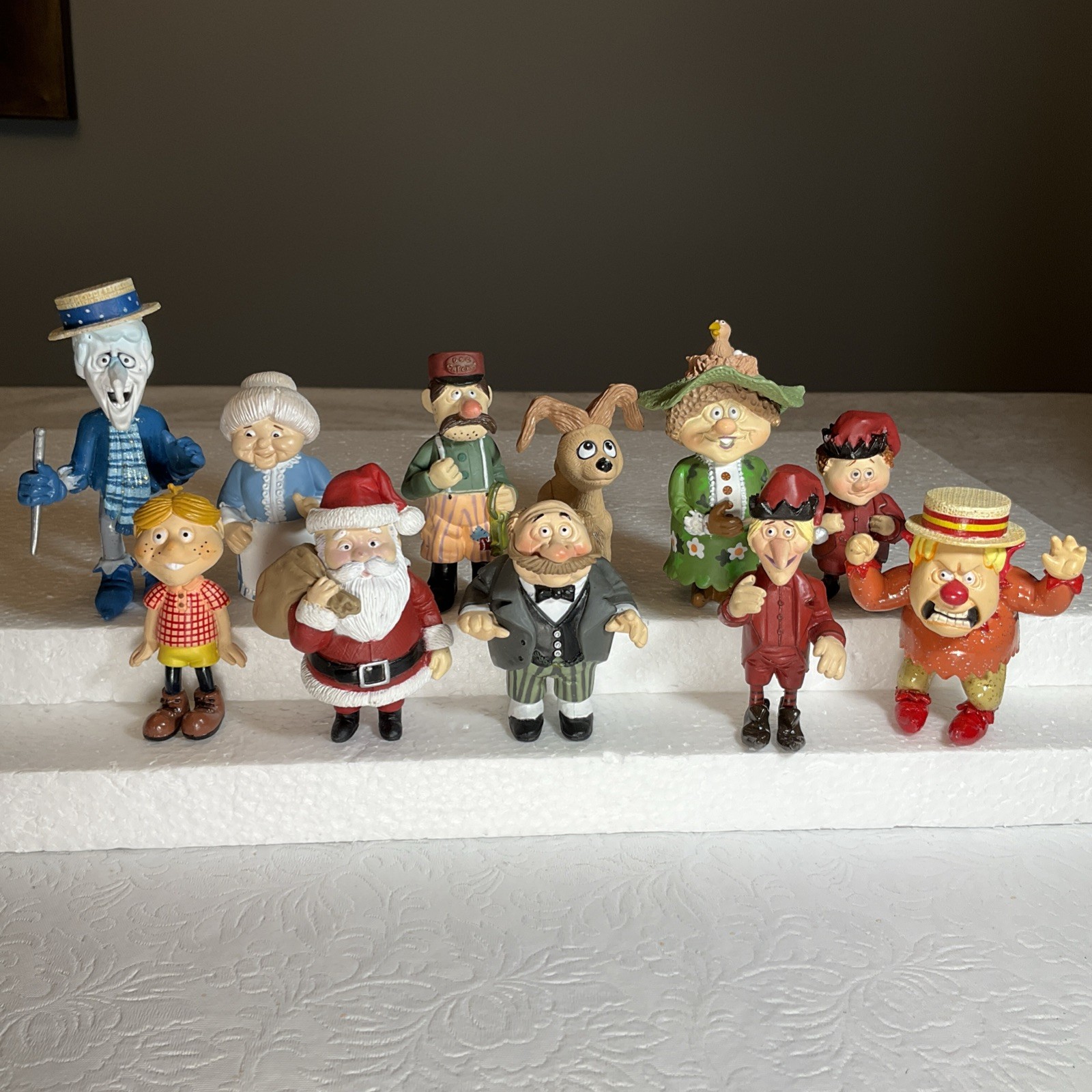 The Year Without A Santa Claus Christmas 11 Figure/Figurine Set Palisades 2002 The Year Without A Santa Claus Christmas 11 Figure/Figurine Set Palisades 2002