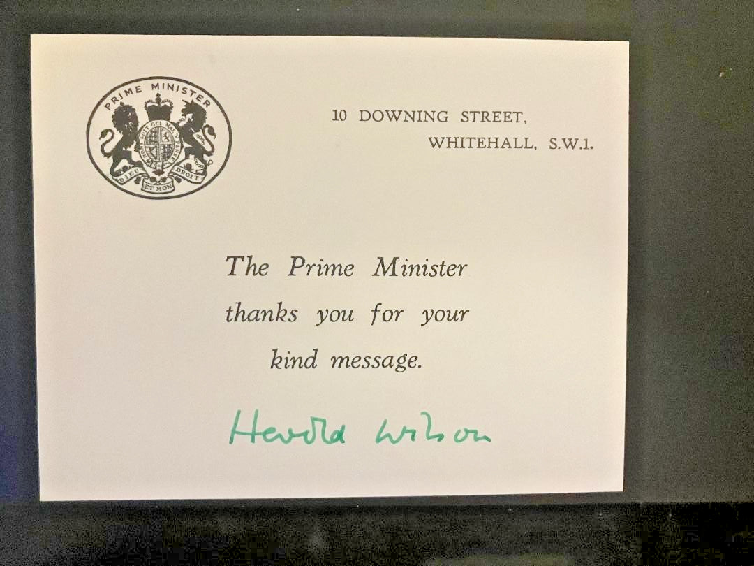 HAROLD WILSON AUTOGRAPH ON DOWNING STREET CARD HAROLD WILSON AUTOGRAPH ON DOWNING STREET CARD