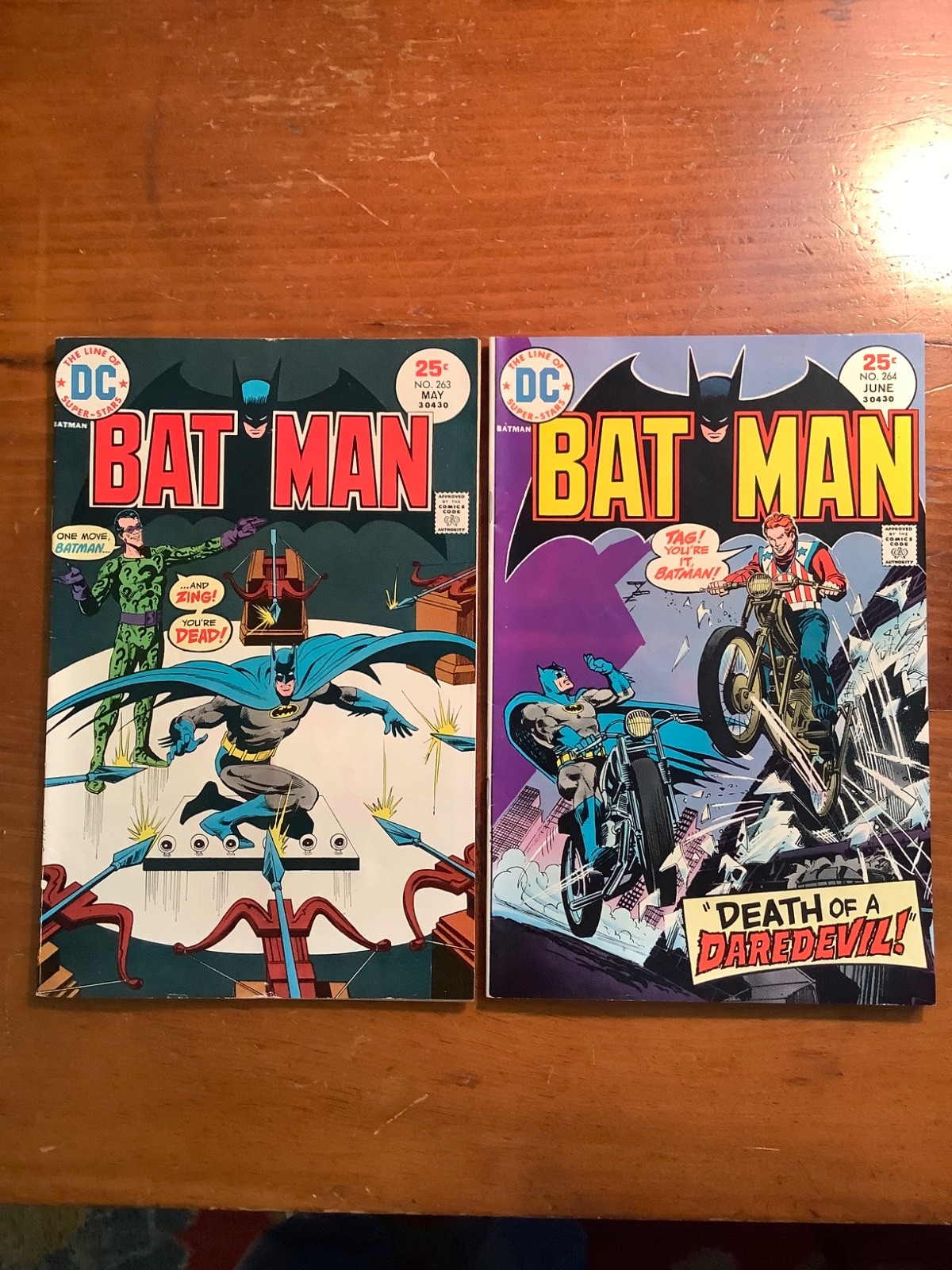 BATMAN 263 & 264 (Lot 1975) Bronze Age DC - Riddler Cover - *Mail Folder Crease BATMAN 263 & 264 (Lot 1975) Bronze Age DC - Riddler Cover - *Mail Folder Crease