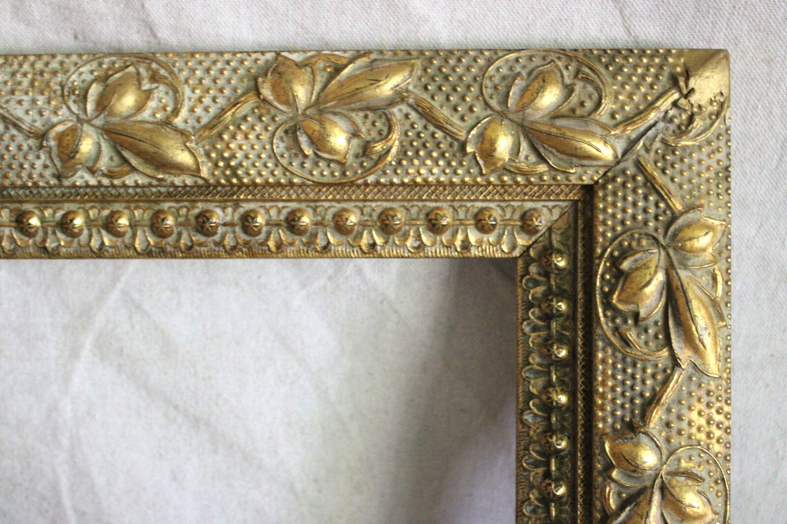 ANTIQUE FITS 7 X 12 VICTORIAN PICTURE FRAME GOLD GILT WOOD ORNATE WIDE FLORAL ANTIQUE FITS 7 X 12 VICTORIAN PICTURE FRAME GOLD GILT WOOD ORNATE WIDE FLORAL