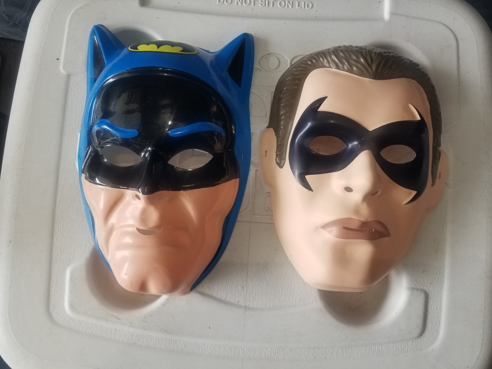Batman & Robin Halloween Plastic Mask Ben Cooper Style NOS- NWT's 🎃🦇 Batman & Robin Halloween Plastic Mask Ben Cooper Style NOS- NWT's 🎃🦇