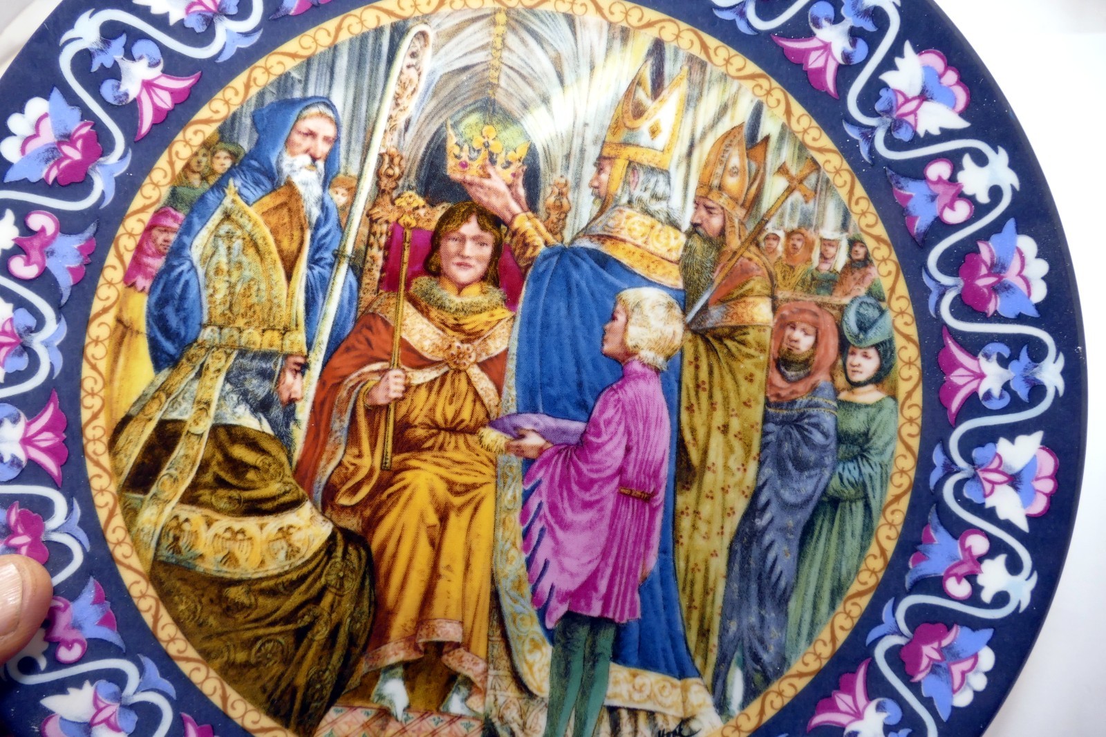WEDGWOOD Legend "ARTHUR CROWNED KING" Limited Edition Plate 1986 WEDGWOOD Legend "ARTHUR CROWNED KING" Limited Edition Plate 1986