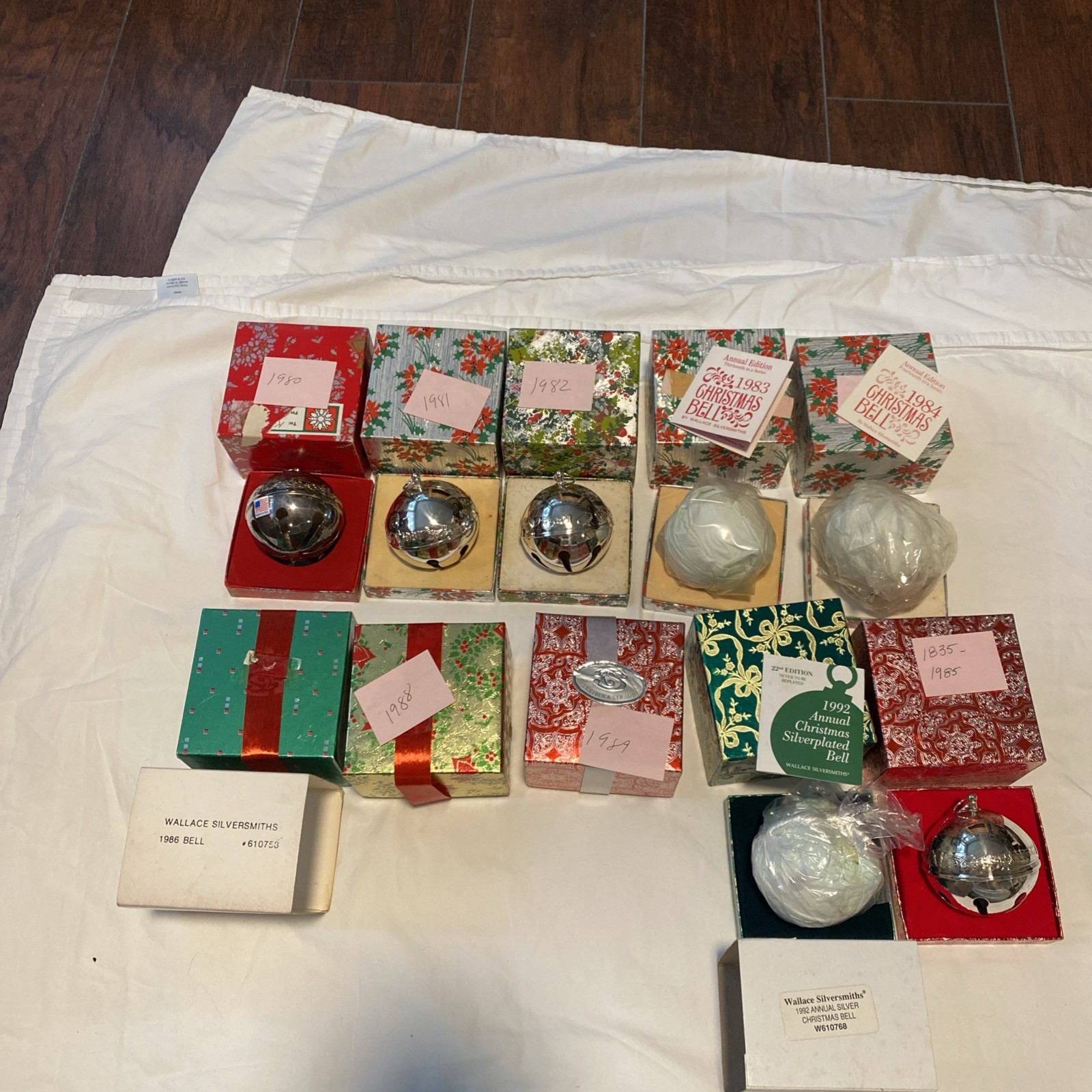 Vintage WALLACE SILVERSMITH Lot of 10 Sleigh Bells Boxes some sealed Vintage WALLACE SILVERSMITH Lot of 10 Sleigh Bells Boxes some sealed
