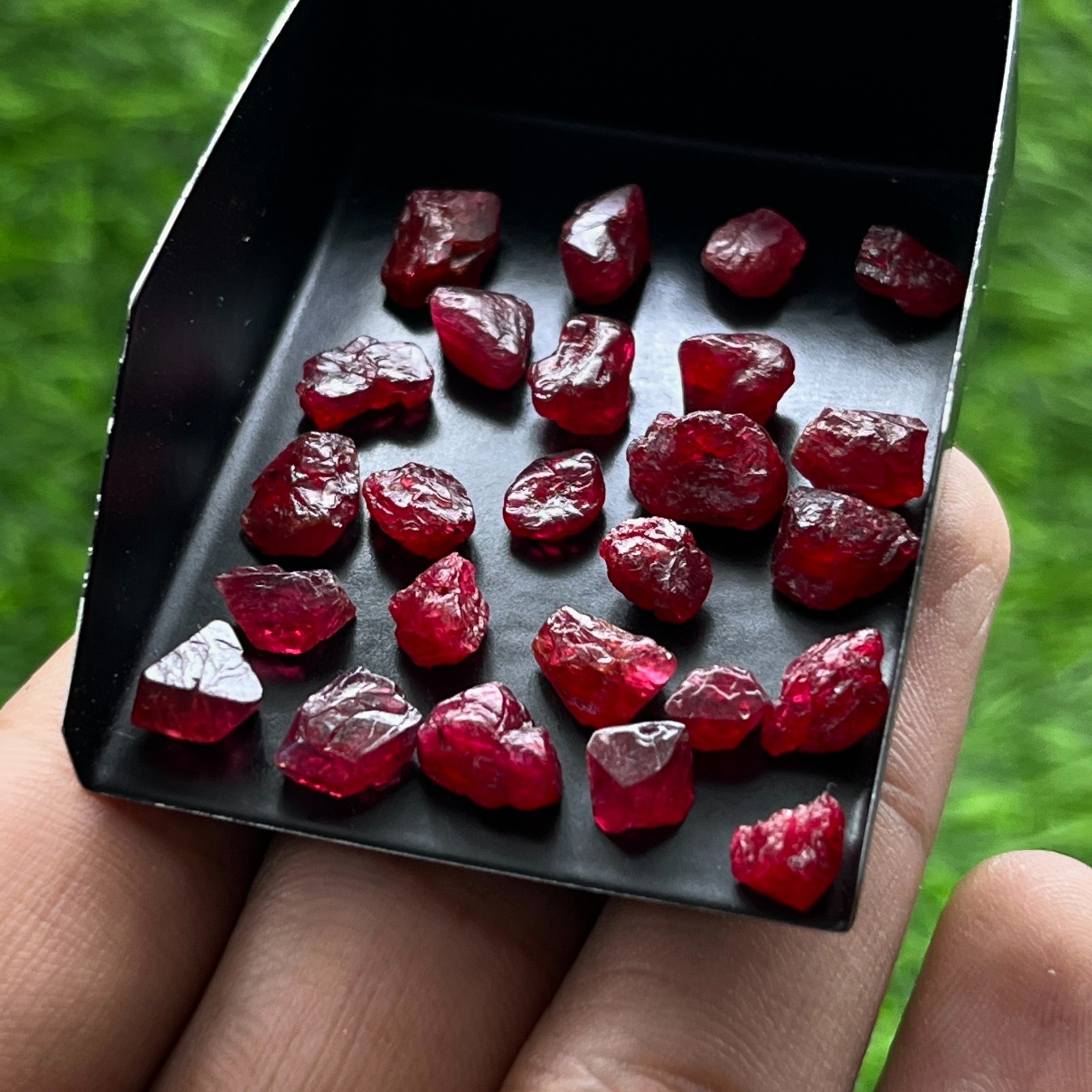 38 Cts Natural Red Spinel Rough Gemstones Burma | 6-8 mm Untreated Raw Crystals 38 Cts Natural Red Spinel Rough Gemstones Burma | 6-8 mm Untreated Raw Crystals